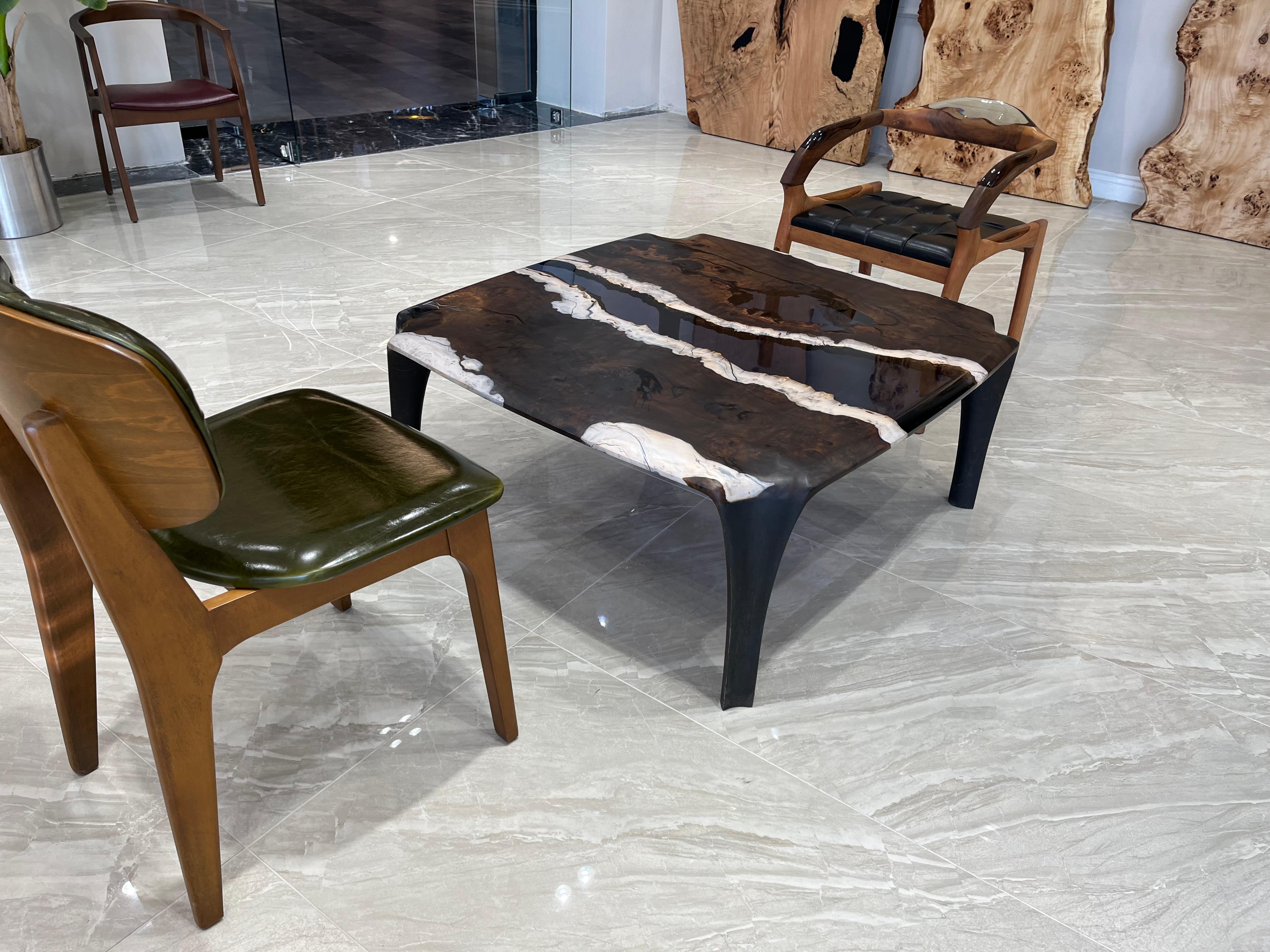 Table basse moderne en résine époxy Wood Wood noir Neuf - En vente à İnegöl, TR