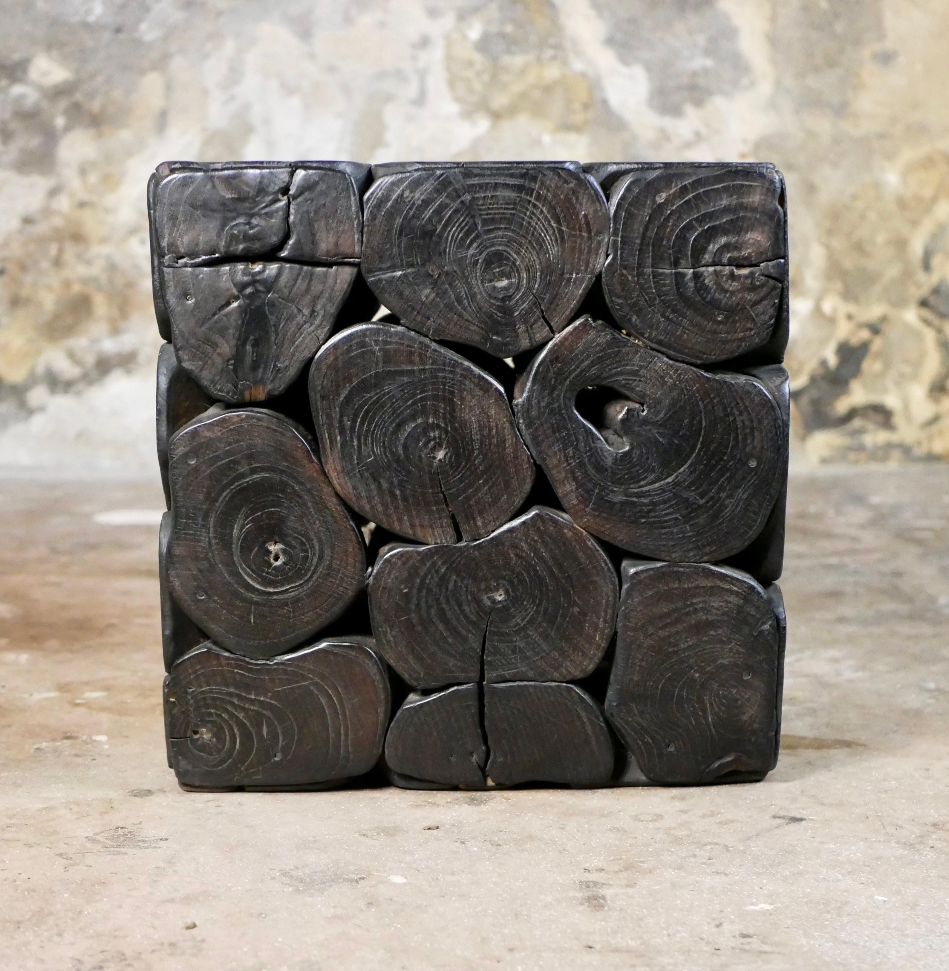 Beistelltisch oder Hocker aus schwarzem Holz, quadratische Form, französisches Werk aus den 1980er Jahren im Angebot 6