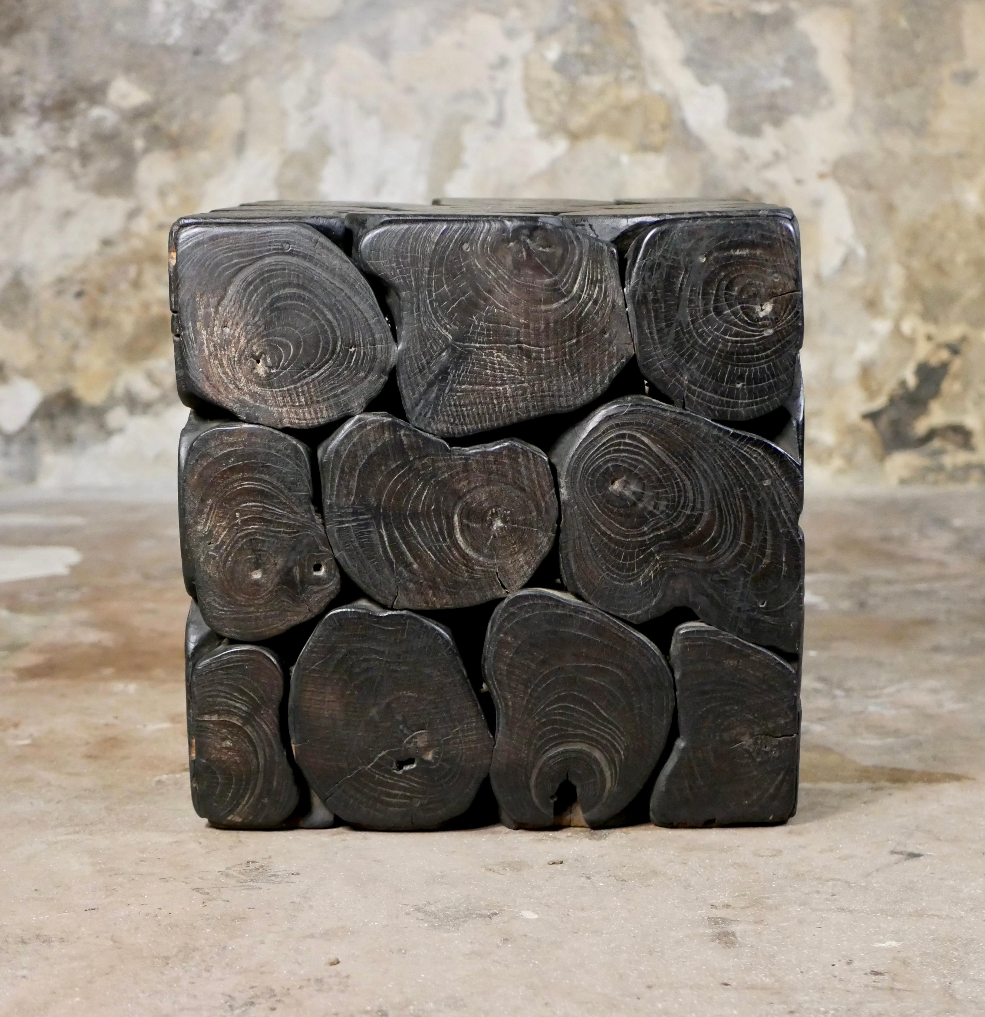Beistelltisch oder Hocker aus schwarzem Holz, quadratische Form, französisches Werk aus den 1980er Jahren im Angebot 7