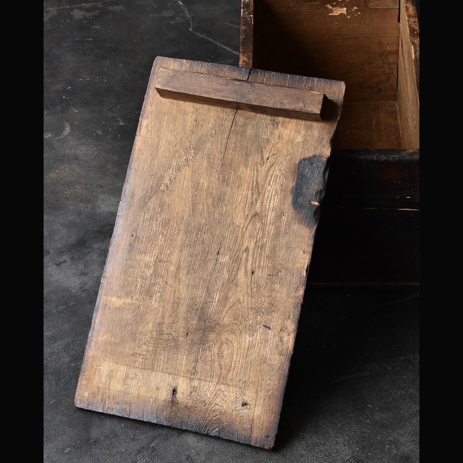 Black Wooden Box from the Edo Period '18th-19th Century' in Japan 2