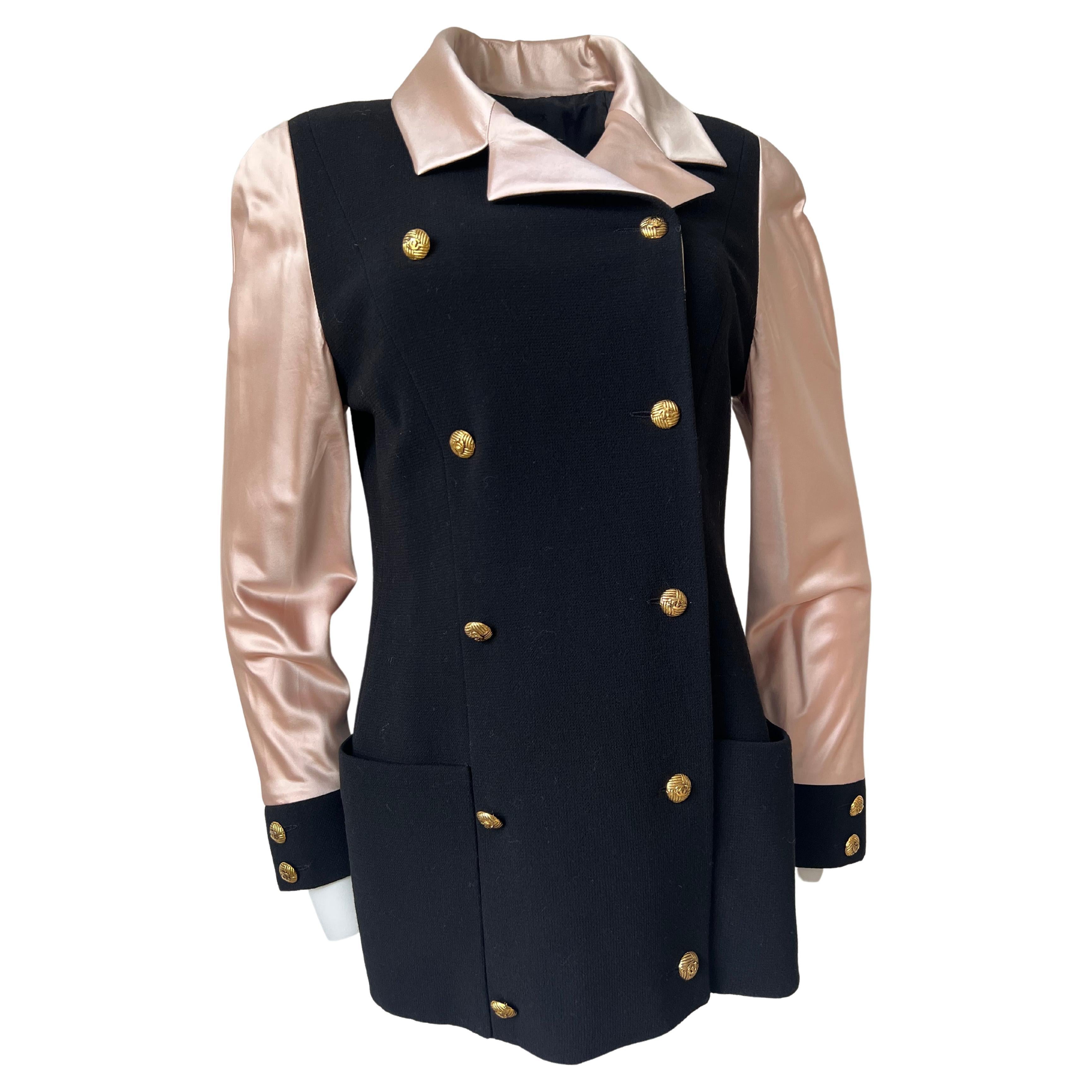 Black wool and Pink silk Gold buttons Vintage 1984 Chanel Collection 23 For Sale 6
