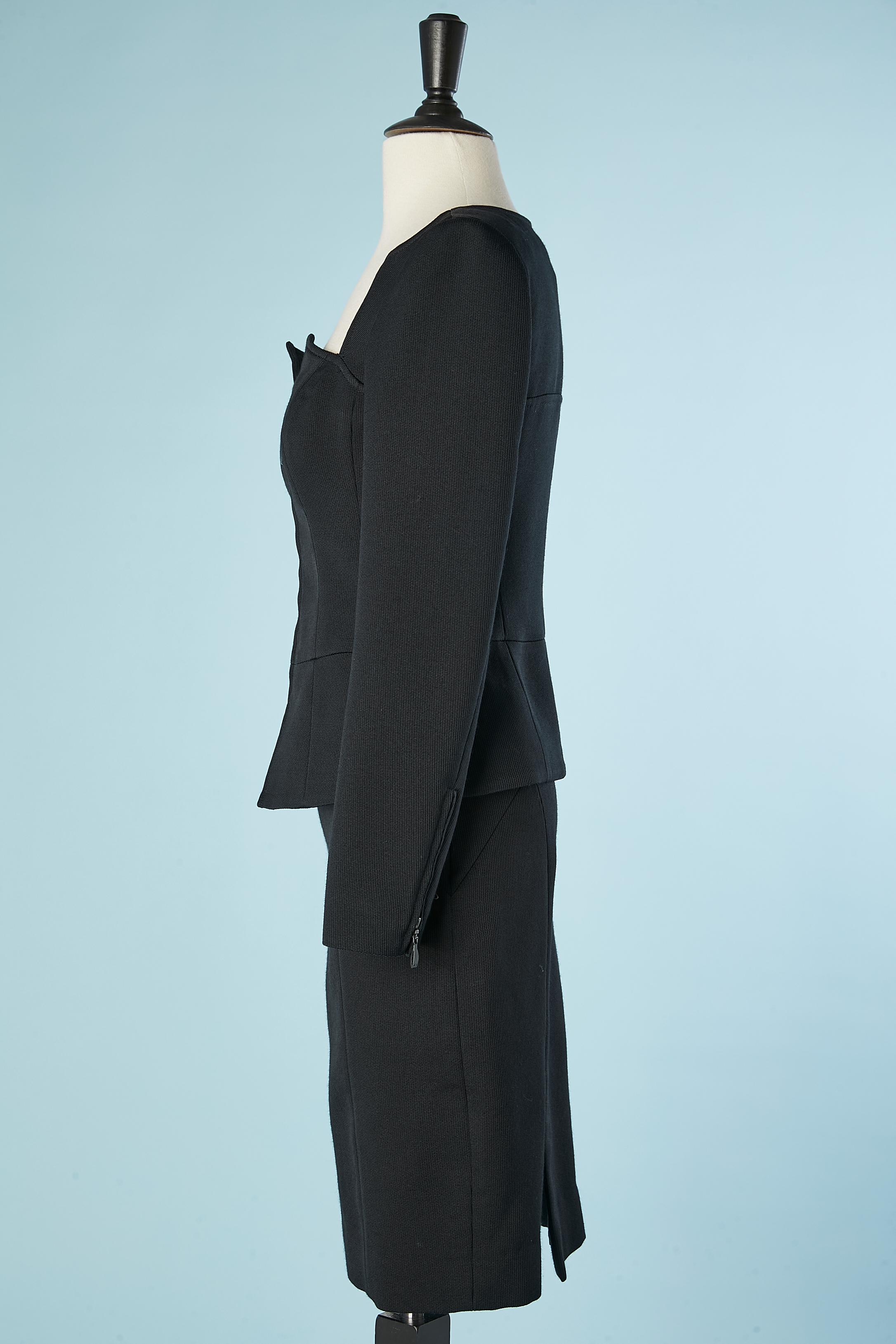 Black wool and silk skirt-suit  with zip in the middle front Escada  In Excellent Condition For Sale In Saint-Ouen-Sur-Seine, FR