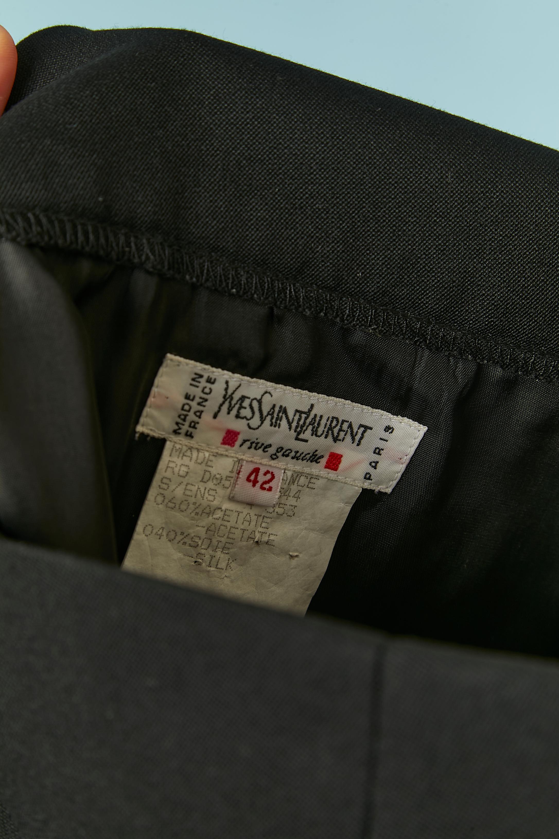 Jupe à volants en laine et soie noire Yves Saint Laurent Rive Gauche Circa 1990 en vente 1