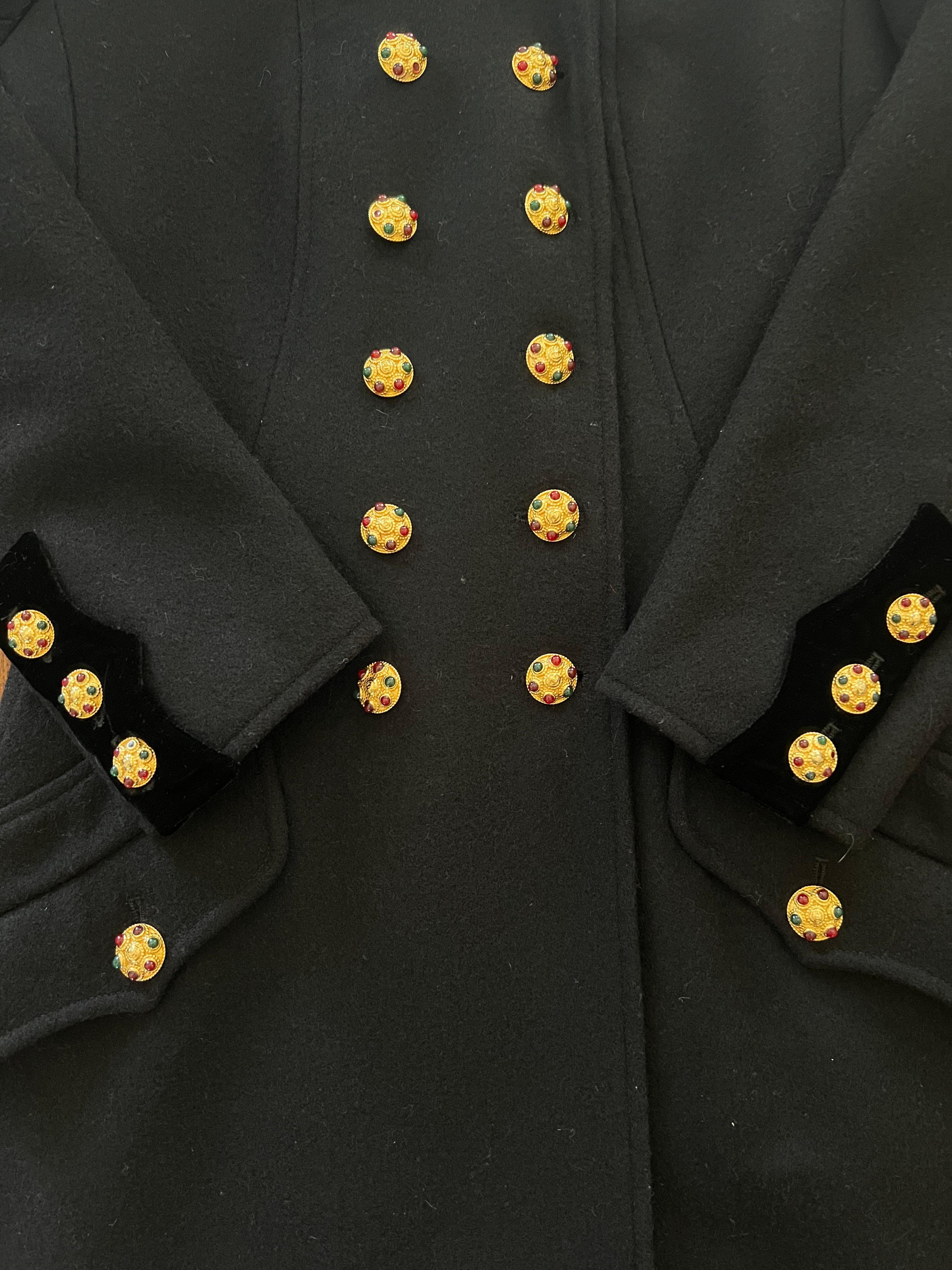 Laine et velours noirs  Manteau Officier, boutons Gripoix Jewels, Chanel  1996 A  en vente 12