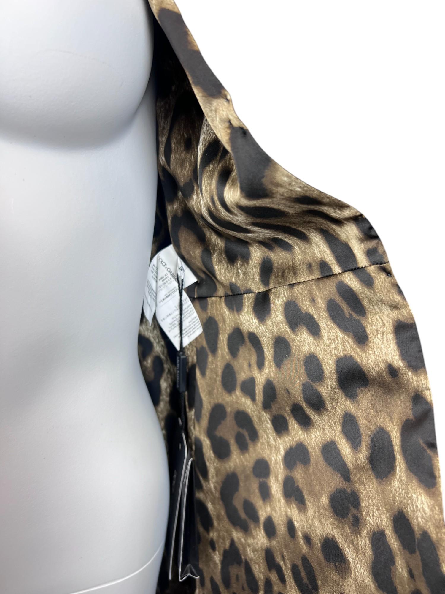 Cappotto in lana nera stile militare con rifiniture metalliche Sz: IT 40 in vendita 9
