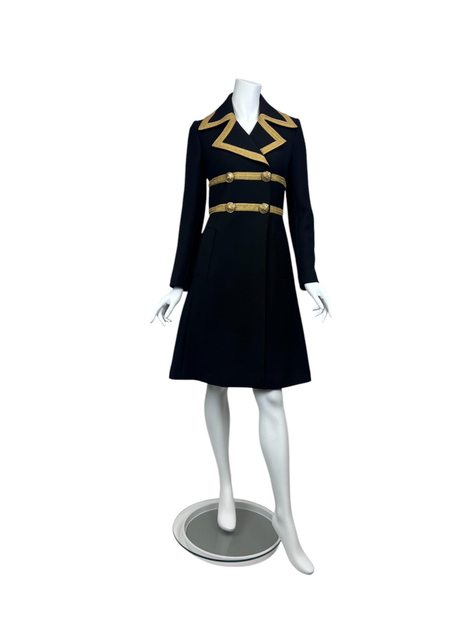 Cappotto in lana nera stile militare con rifiniture metalliche Sz: IT 40 in vendita 2