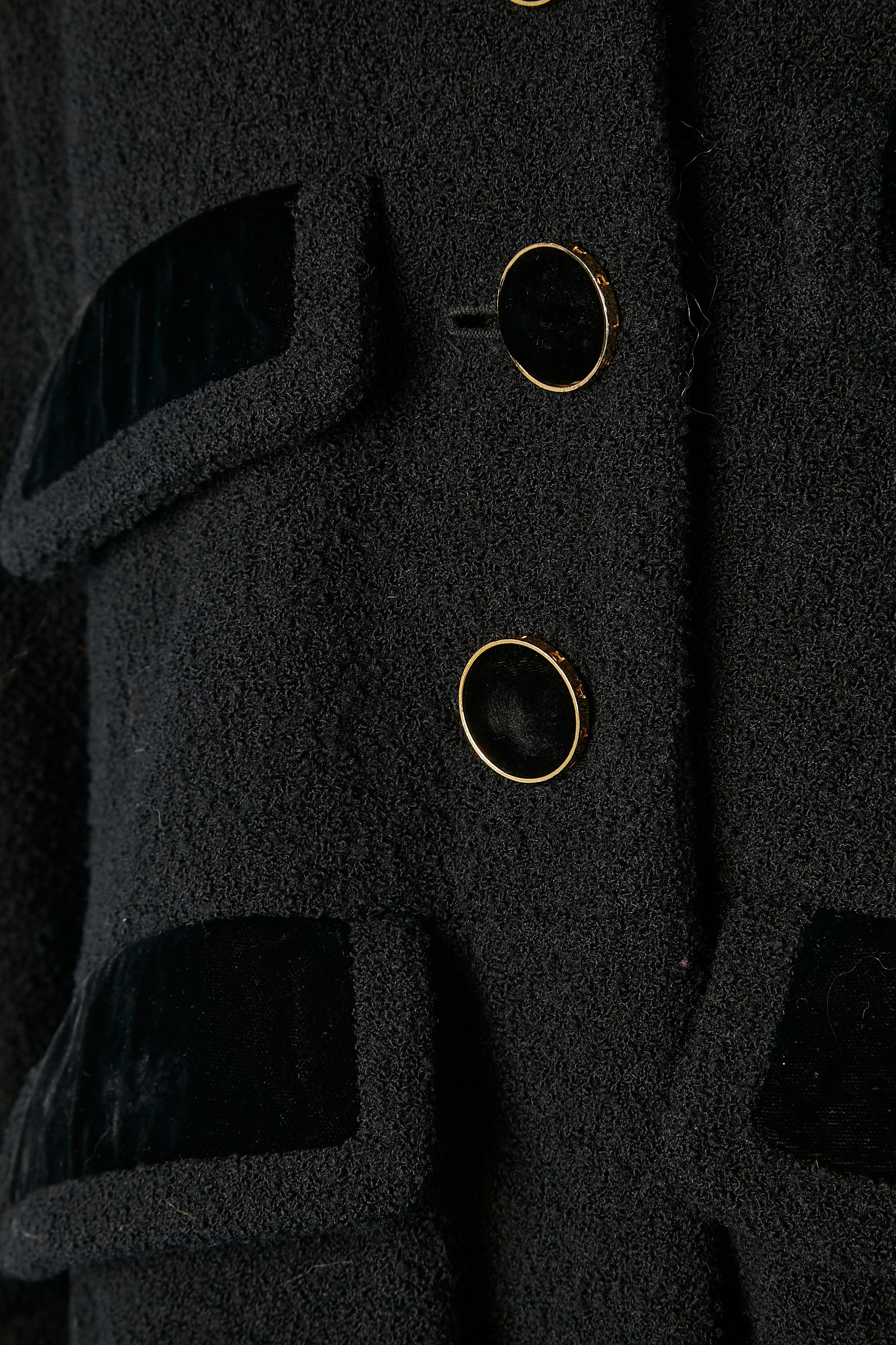 Black wool coat with black silk velvet details Chanel Boutique  In Good Condition For Sale In Saint-Ouen-Sur-Seine, FR