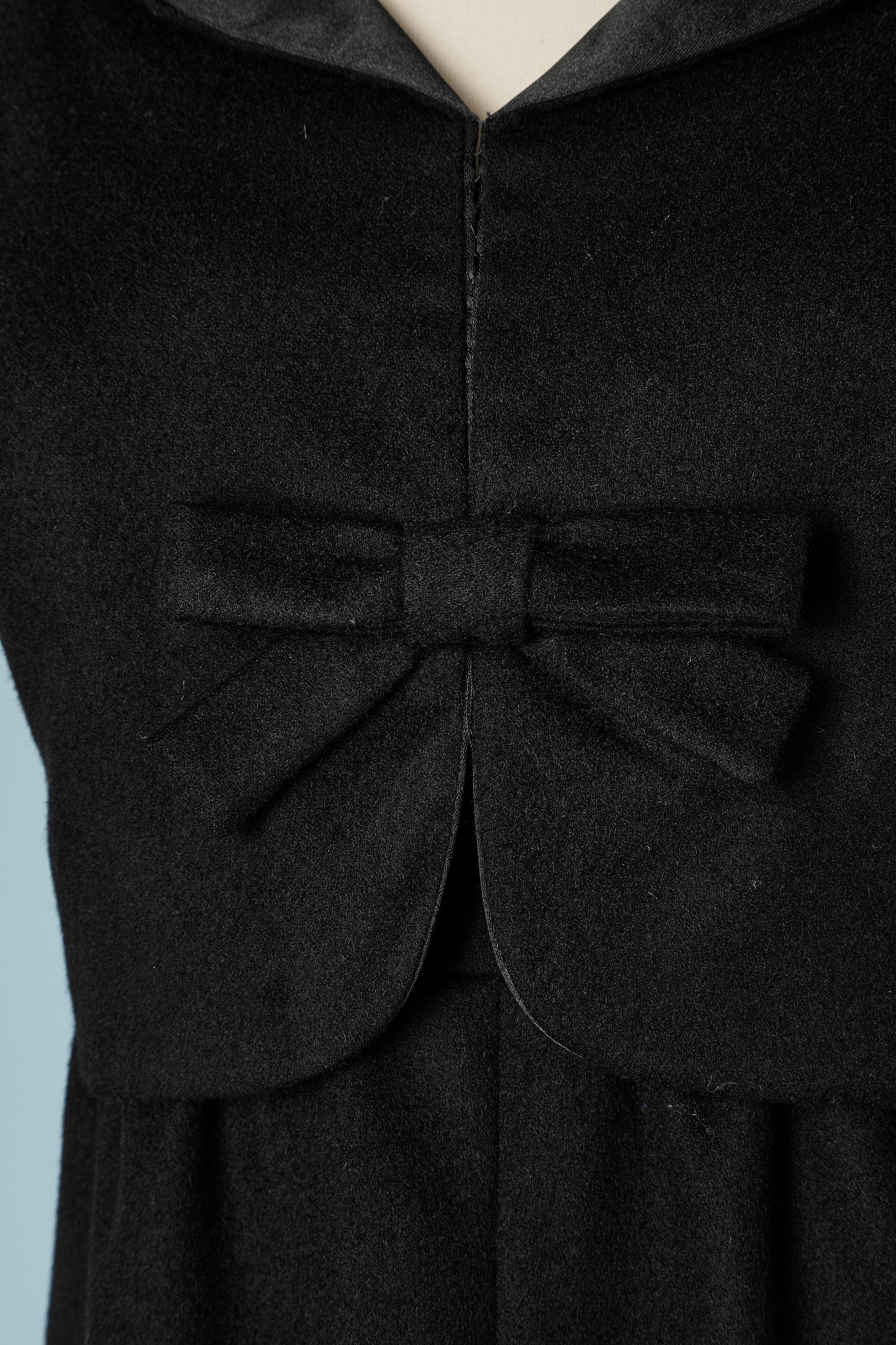 Schwarzes Wollkleid mit Schleife auf der Büste Mademoiselle Ricci  im Zustand „Hervorragend“ im Angebot in Saint-Ouen-Sur-Seine, FR