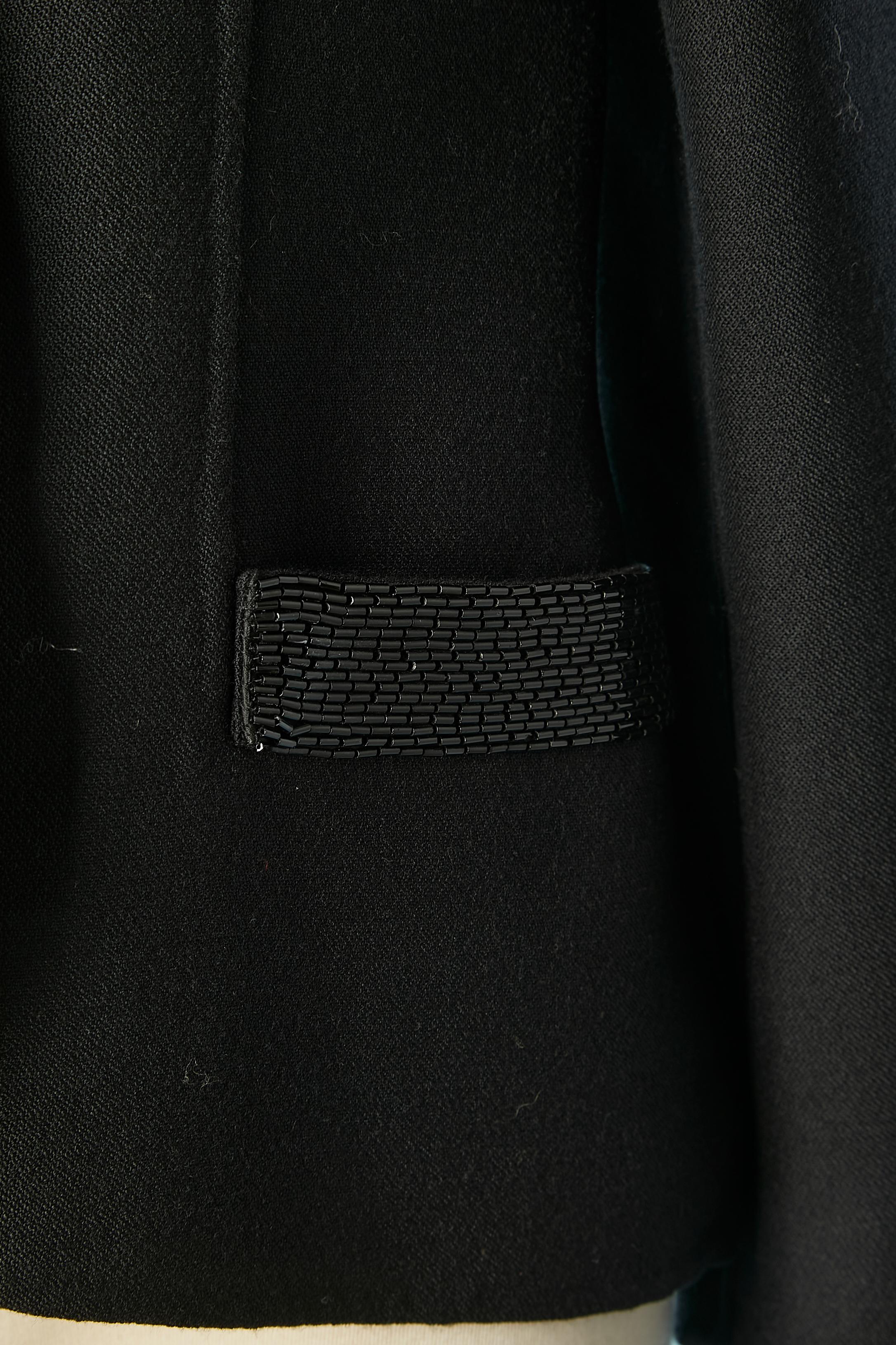 Abendjacke aus schwarzer Wolle mit perlenbesetztem Kragen und Taschen Mila Schon  (Schwarz) im Angebot