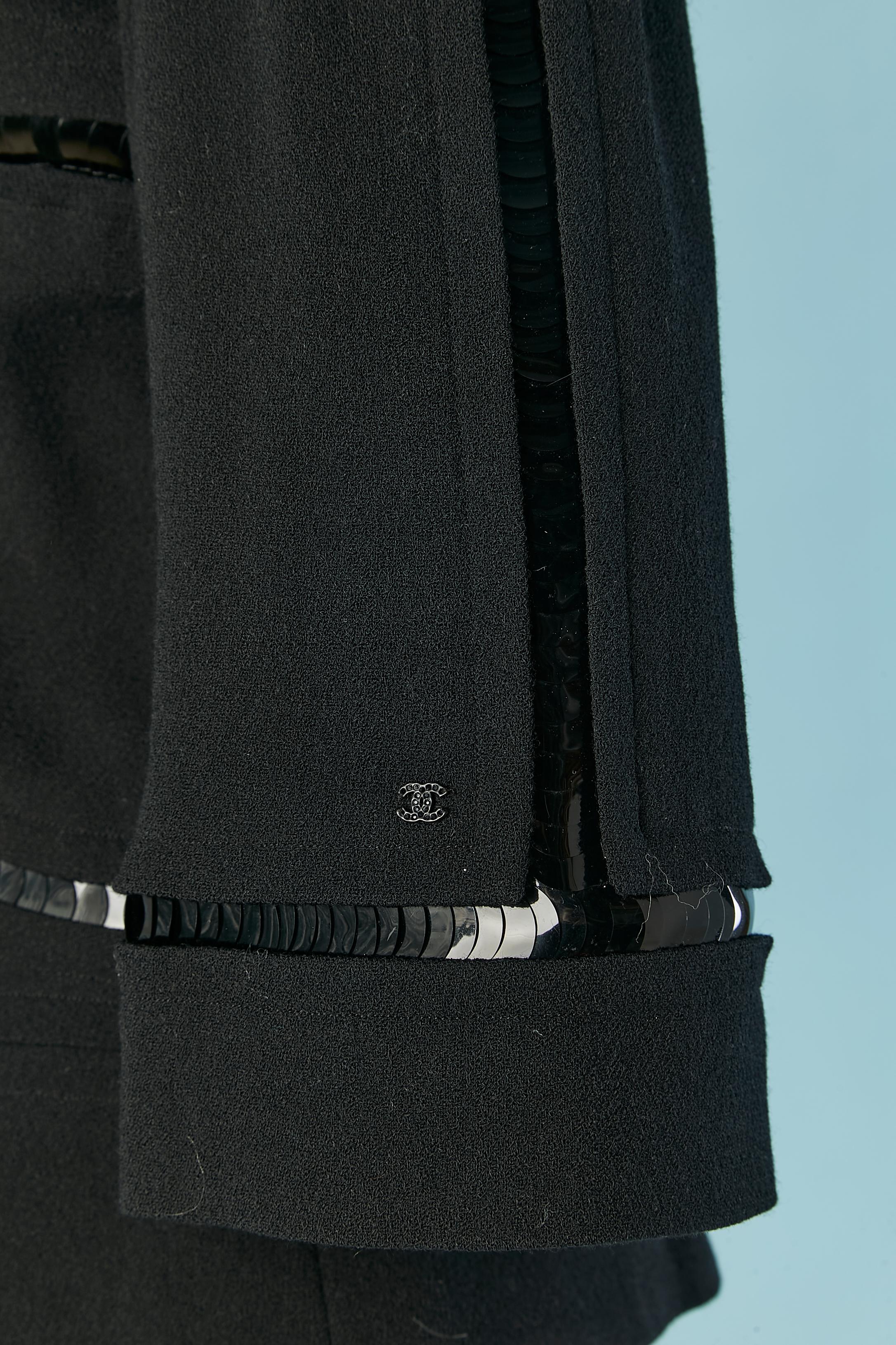 Veste en laine noire avec sequins noirs à l'intérieur de la coupe CHANEL vers 2006 Pour femmes en vente