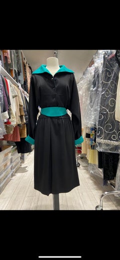 Black wool jersey dress with green details  Christian Dior Coordonnés Circa 1980