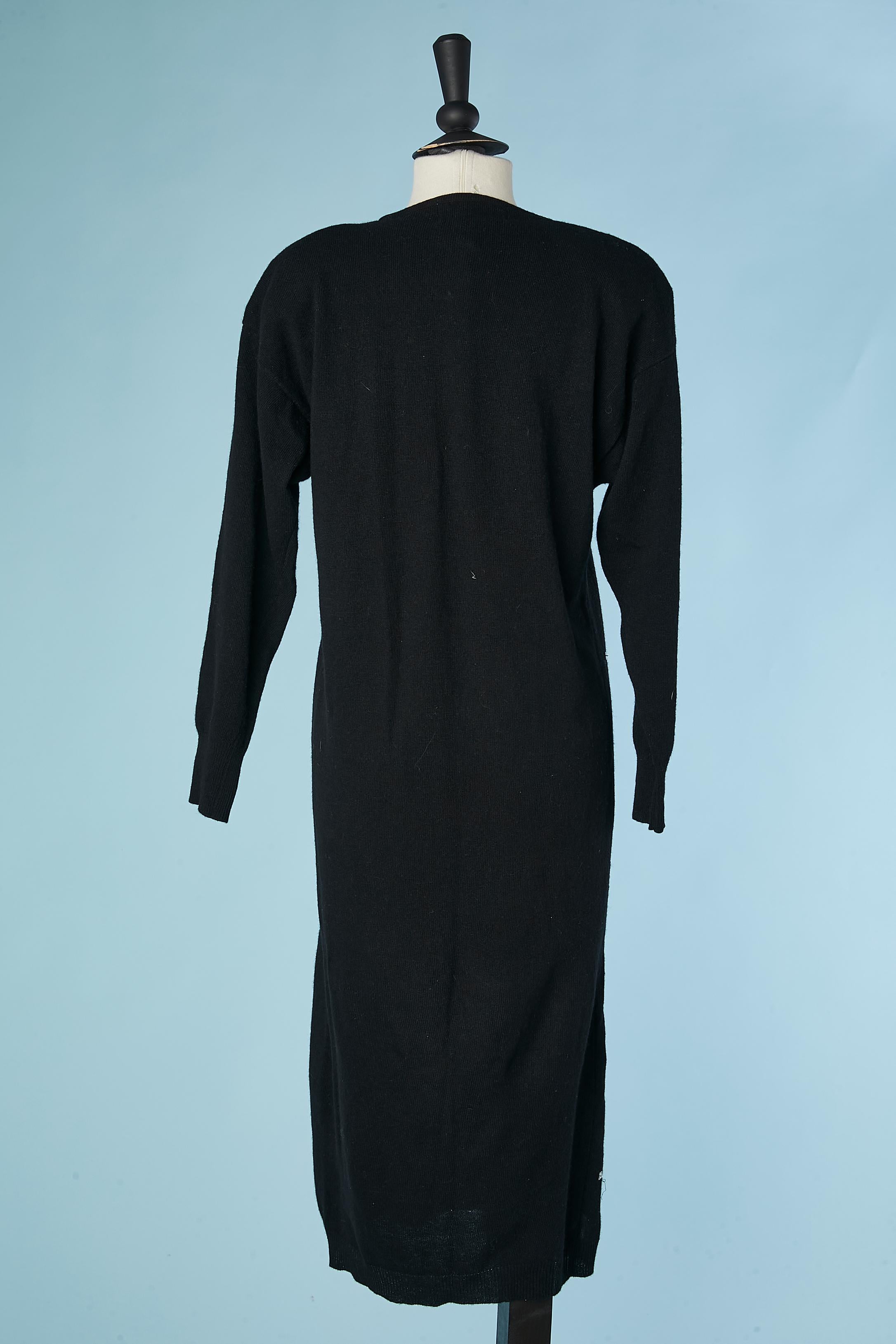 Schwarzes Wollstrickkleid mit Perlenstickerei von Pierre Cardin, ca. 1980er Jahre im Angebot 2