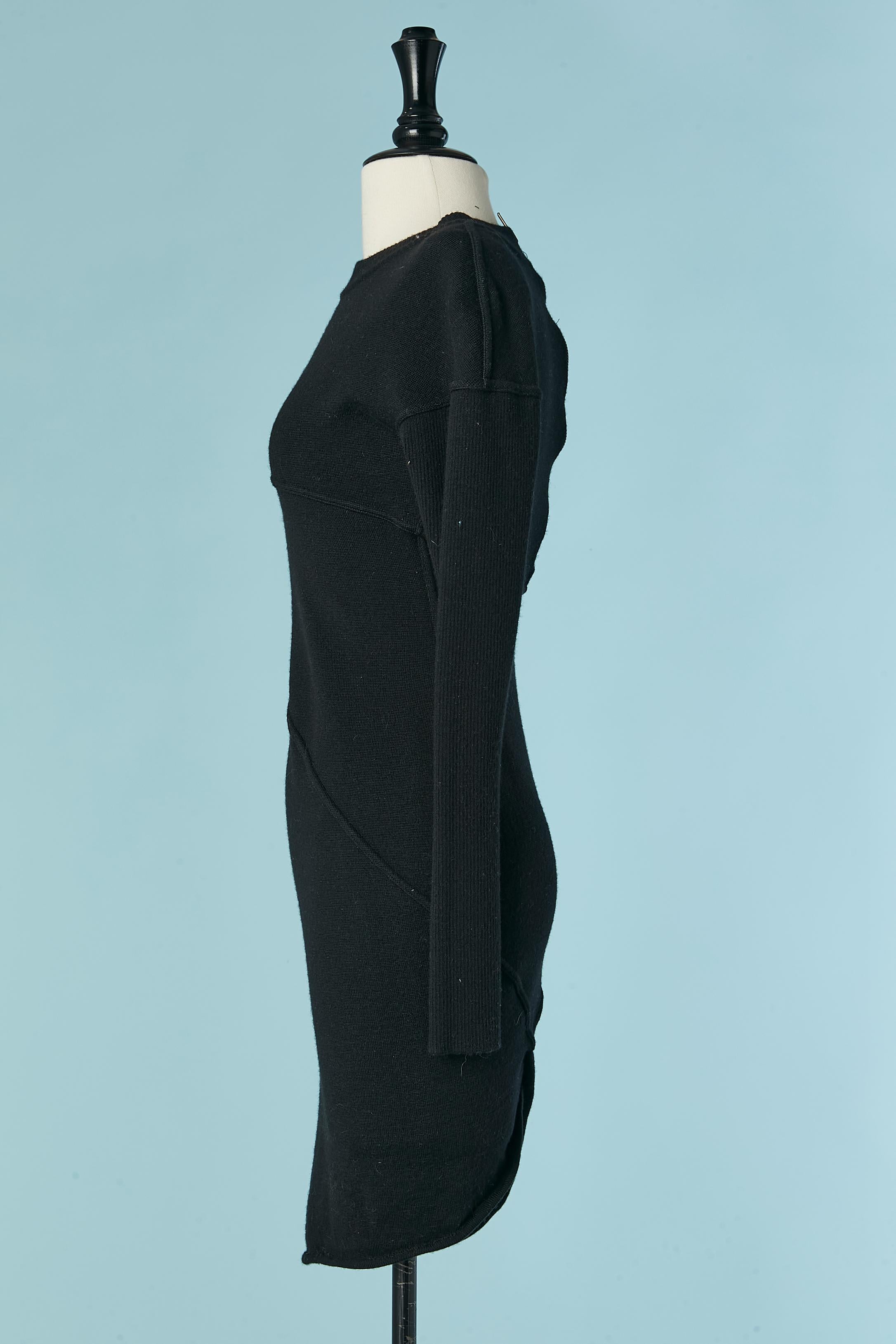 Schwarzes Wollstrickkleid mit Schnitt und Reißverschluss hinten Mitte AlaÏa im Angebot 1