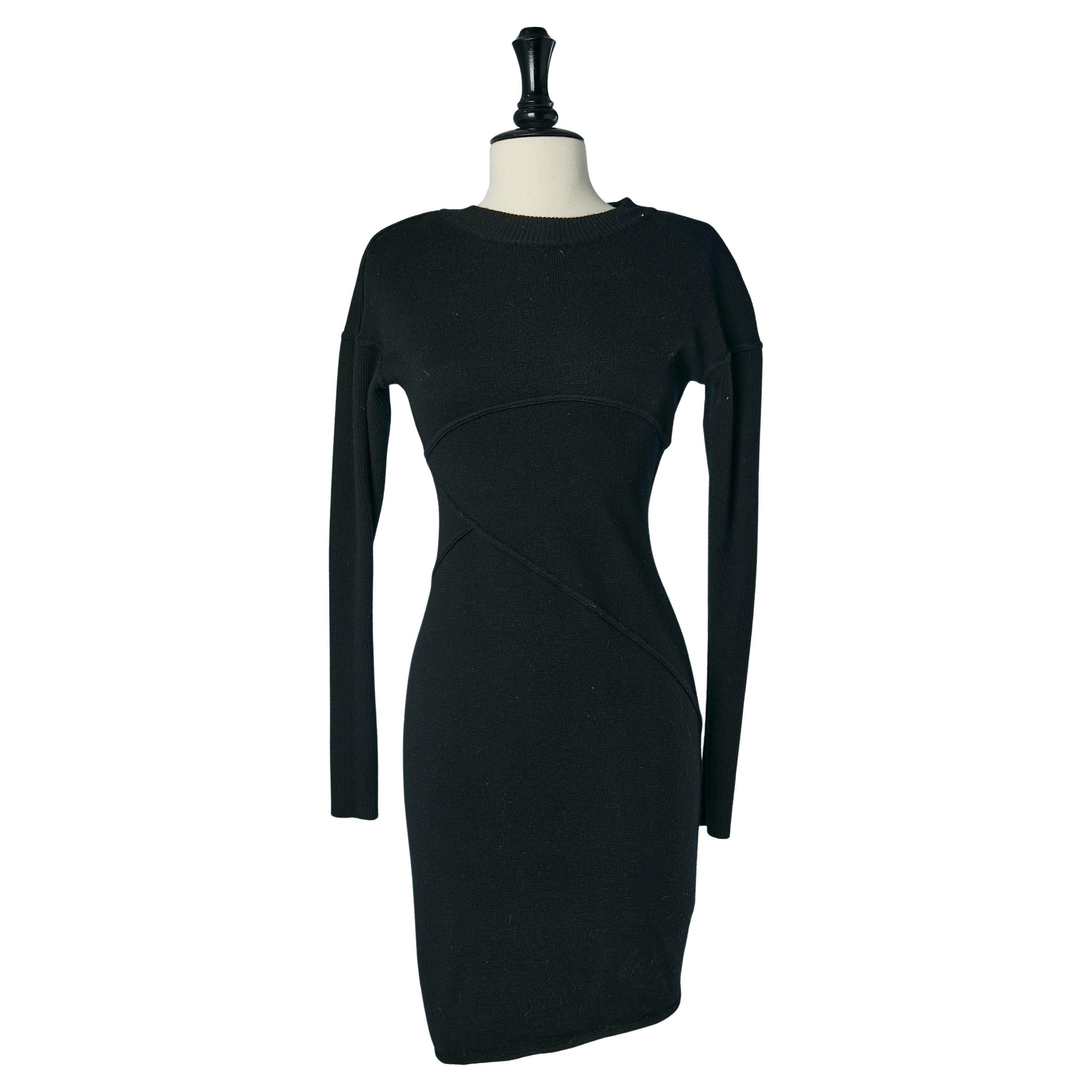 Schwarzes Wollstrickkleid mit Schnitt und Reißverschluss hinten Mitte AlaÏa