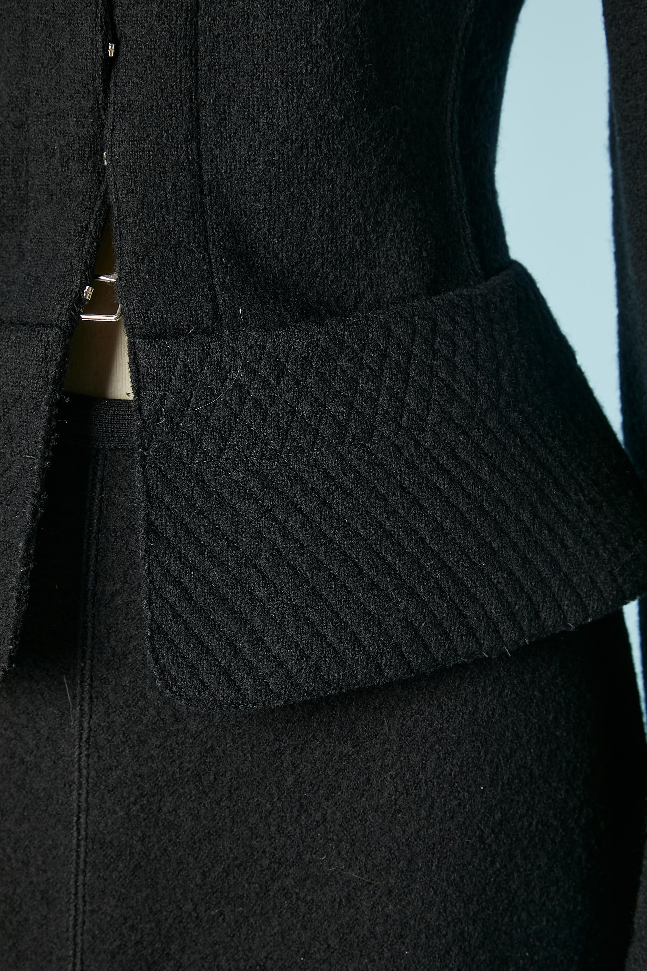Black wool knit skirt-suit with edge to edge jacket AlaÏa  In Excellent Condition For Sale In Saint-Ouen-Sur-Seine, FR