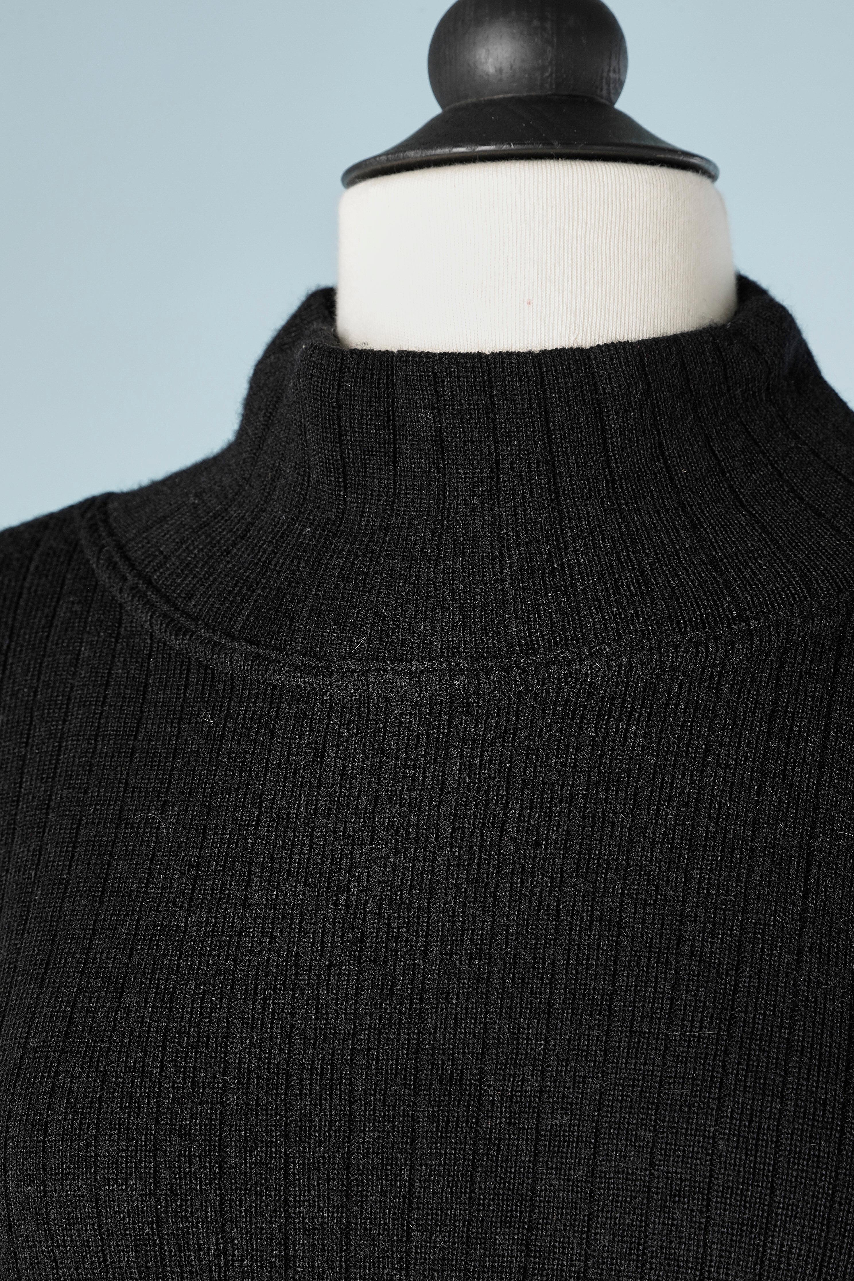 Pull oversize en laine noire. 