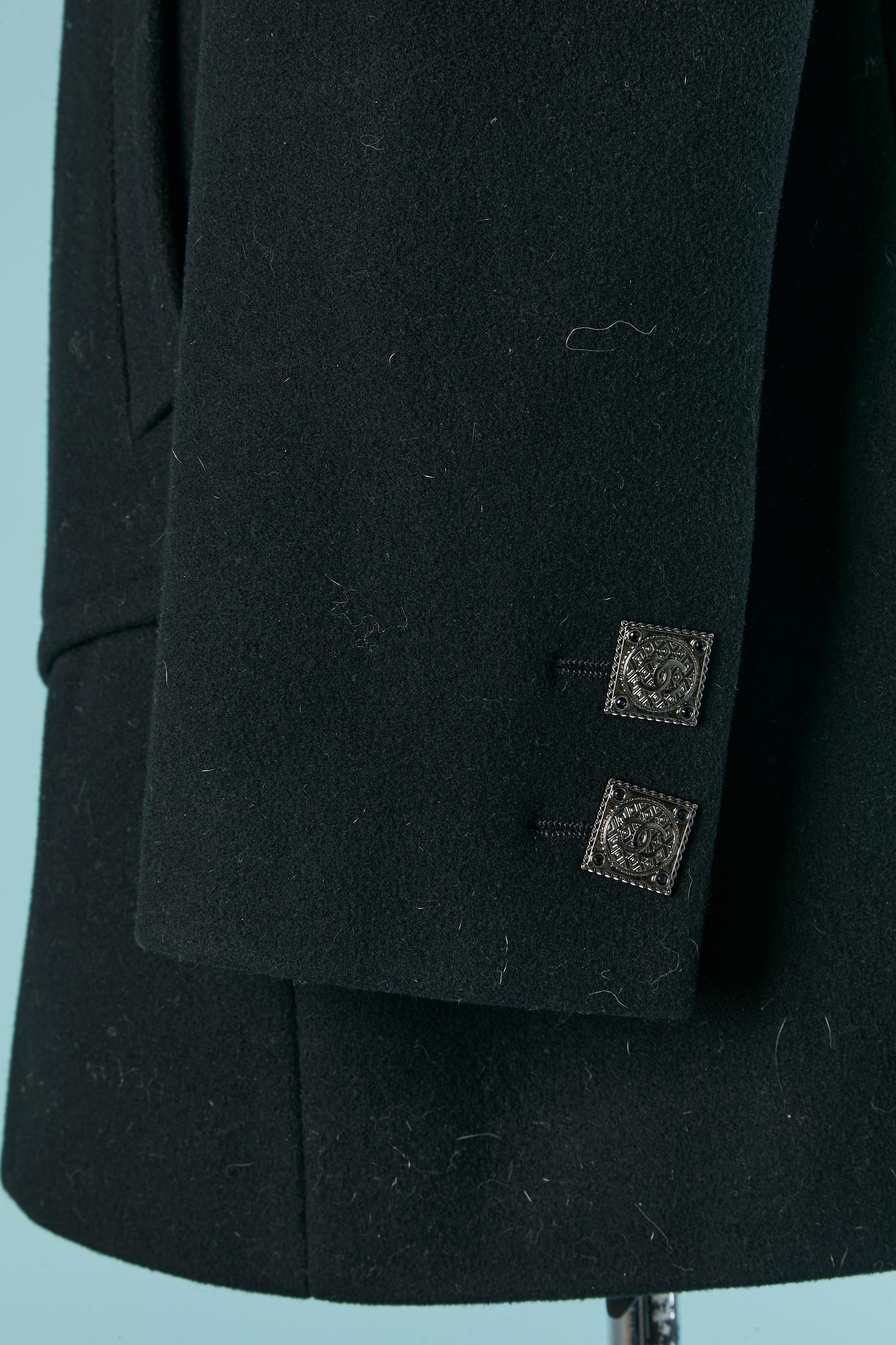 Caban en laine noire à simple boutonnage CHANEL Les Métiers d'Art Paris-Bizance 2011 en vente 1