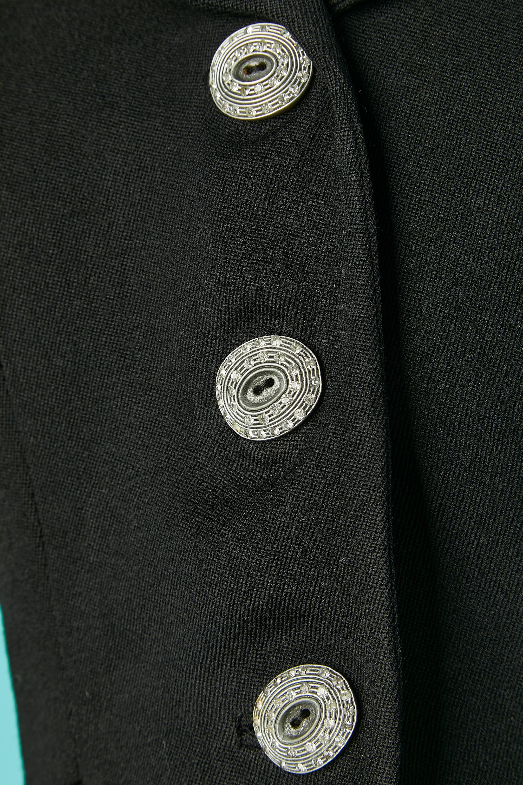 Schwarzer Rock-Anzug aus Wolle mit Schmuckknöpfen und geschliffener Lilli Ann  im Zustand „Hervorragend“ im Angebot in Saint-Ouen-Sur-Seine, FR
