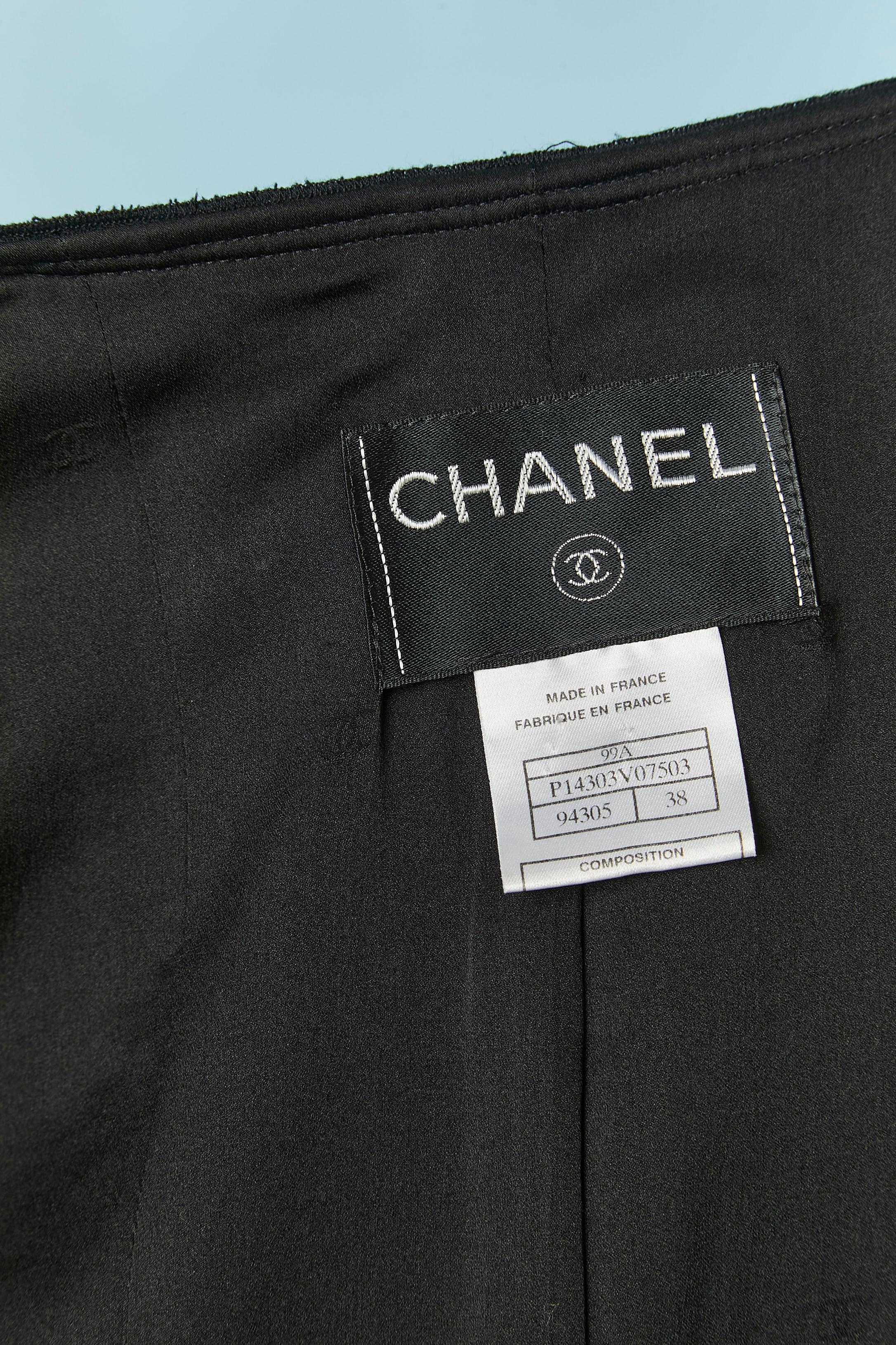 Gonna di lana nera - abito con volant sul collo e sul bordo della gonna  CHANEL in vendita 6