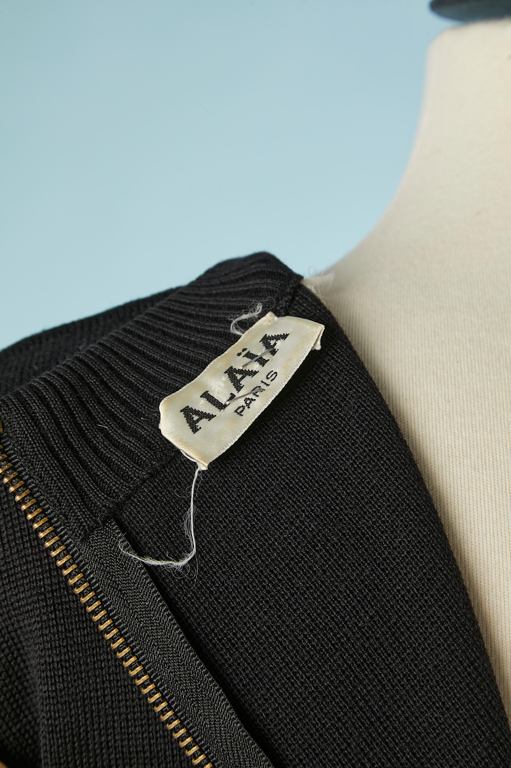 Black wool sweater with zip in the middle back and front pocket AlaÏa Circa 1980 For Sale 1