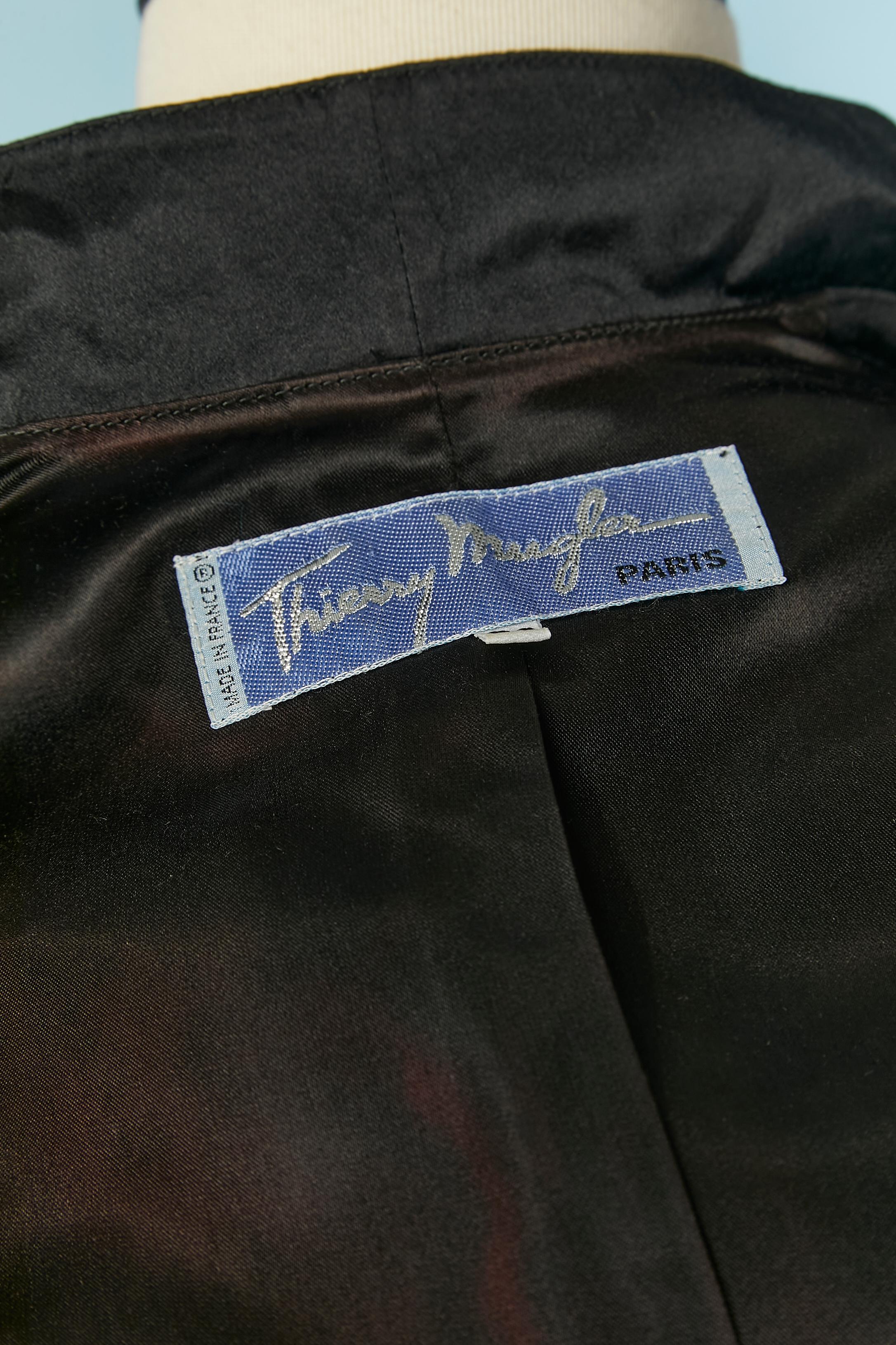 Black wool Tuxedo trouser-suit  with black satin-silk collar Thierry Mugler For Sale 5