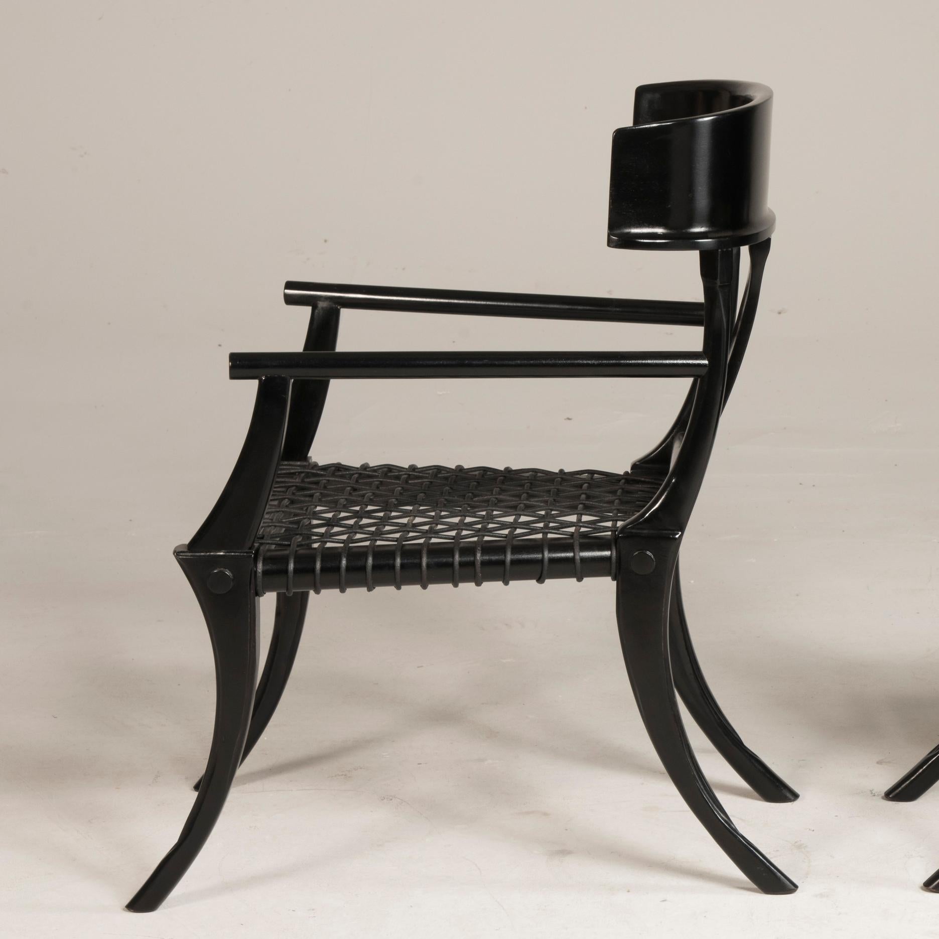 Sessel mit Säbelbeinen aus schwarzem gewebtem Leder und Holz in anpassbaren Farben und Polsterung im Angebot 6