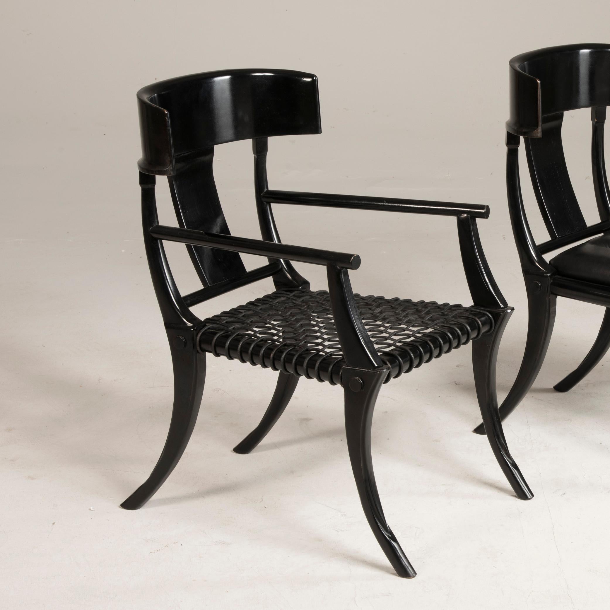 Sessel mit Säbelbeinen aus schwarzem gewebtem Leder und Holz in anpassbaren Farben und Polsterung im Angebot 10