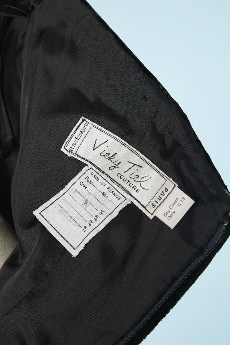 Robe de cocktail portefeuille noire avec tissu rose Vicky Tiel Couture  en vente 1