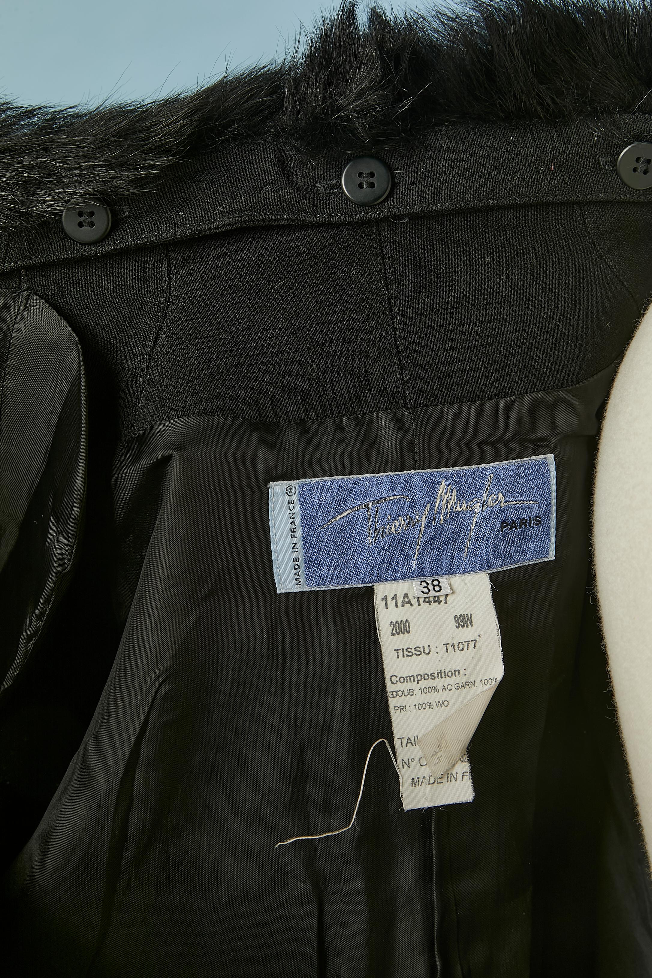 Veste portefeuille noire avec col en fourrure détachable Thierry Mugler  en vente 2