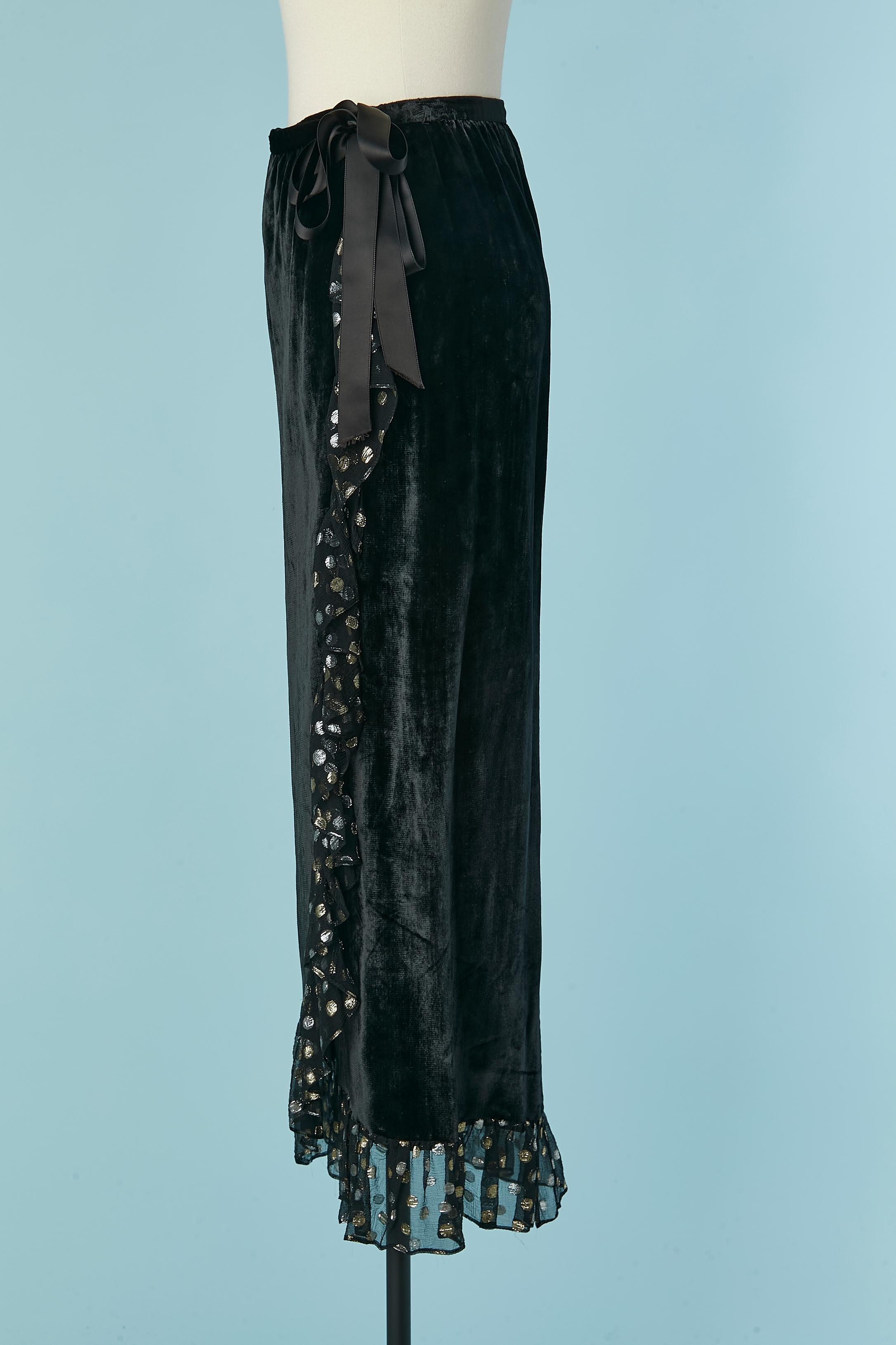 Gonna nera in velluto con bordo in chiffon e volant in lurex YSL Rive Gauche in vendita 1