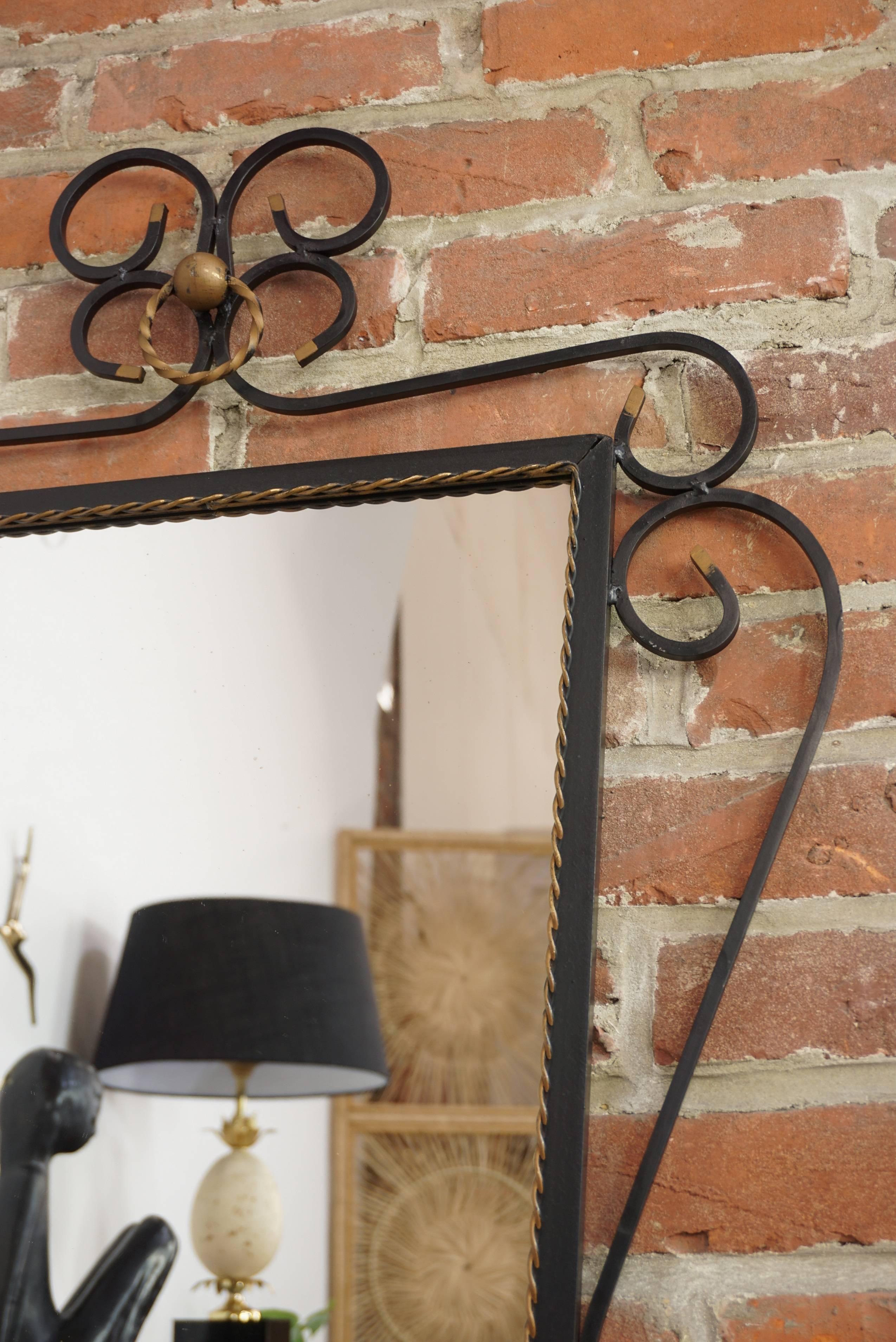 Black Wrought Iron and Gold Mirror from the 1950 In Excellent Condition For Sale In Tourcoing, FR