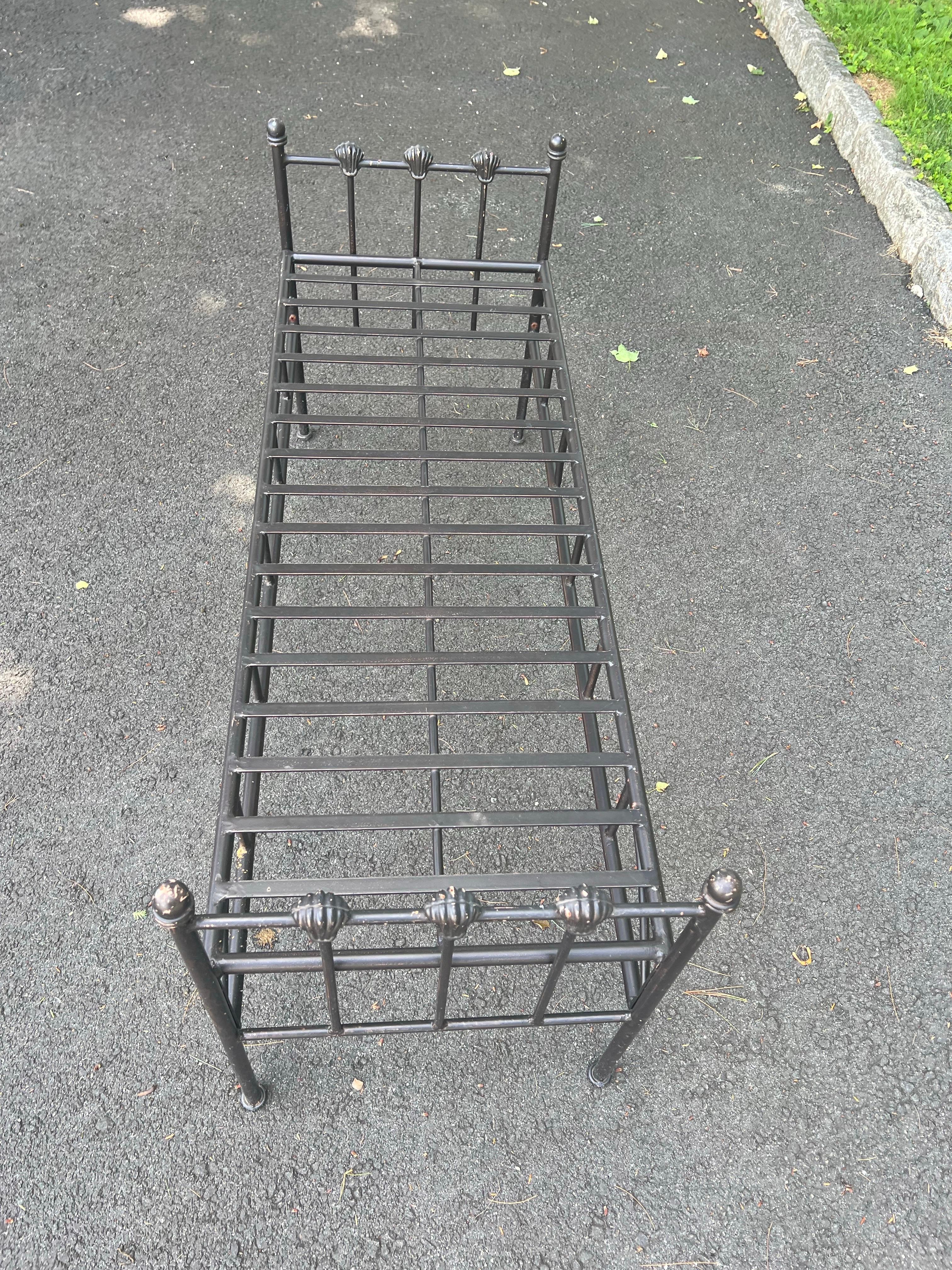 Black Wrought Iron Bench im Angebot 6