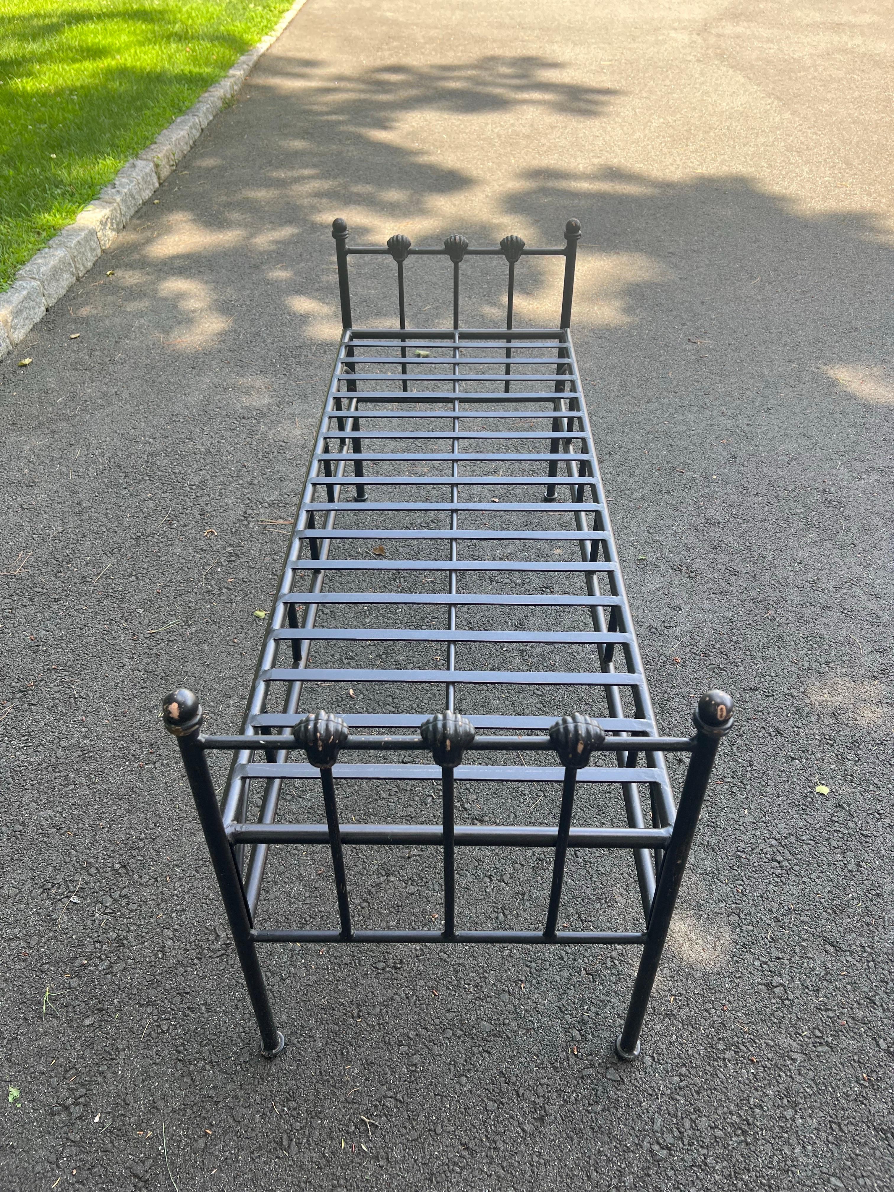 Black Wrought Iron Bench im Angebot 9