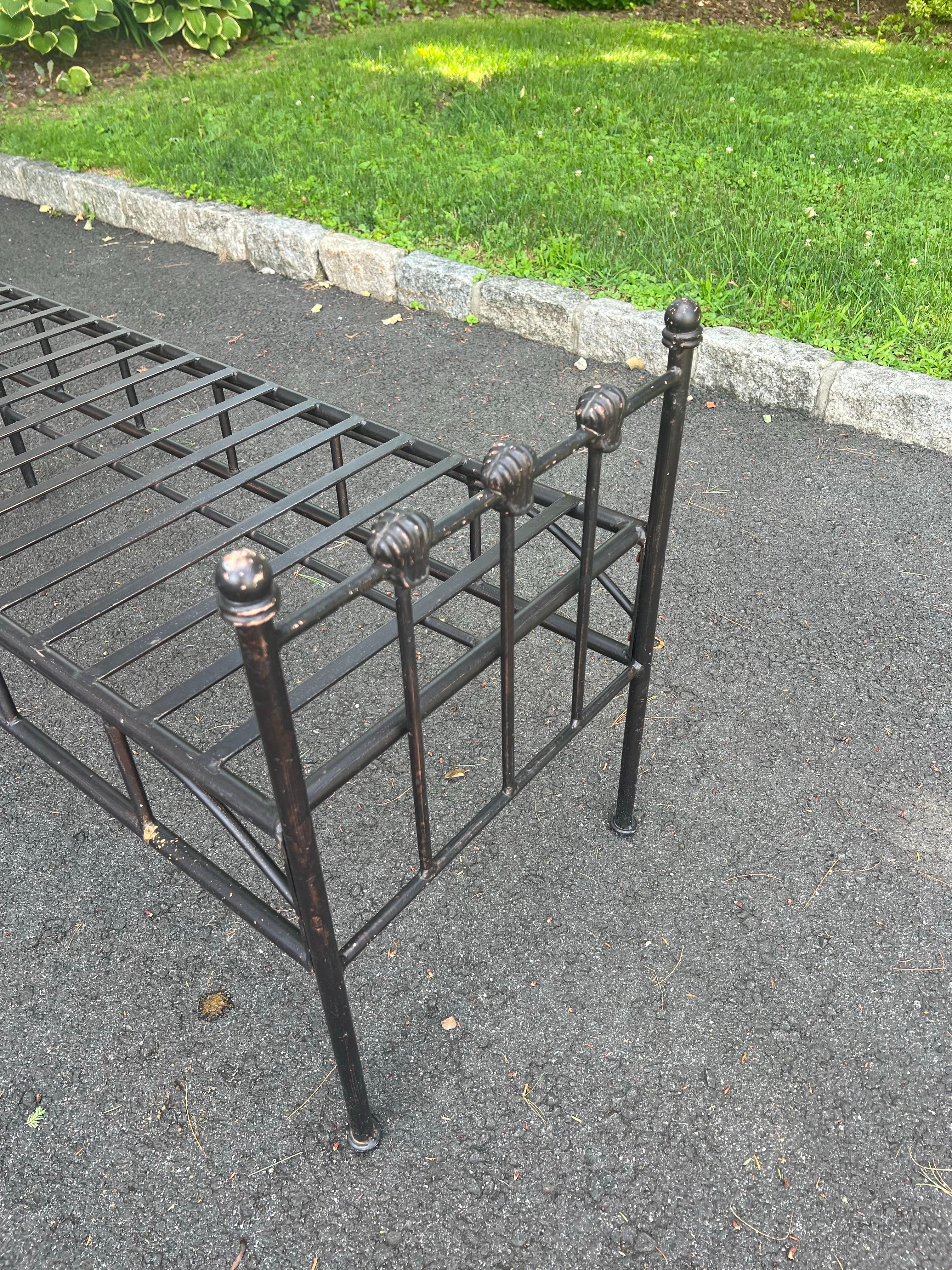 Black Wrought Iron Bench im Angebot 10