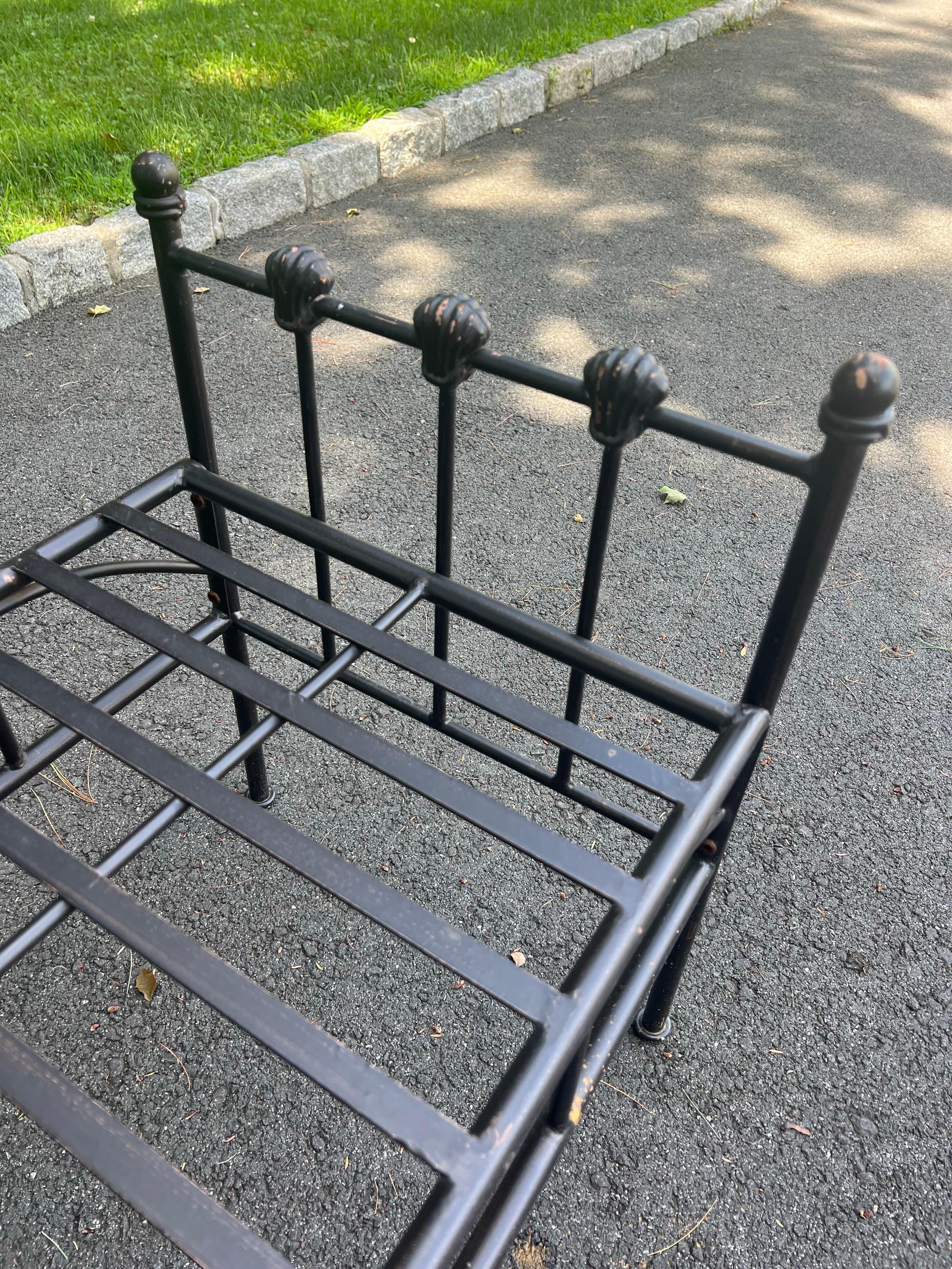 Black Wrought Iron Bench im Angebot 13