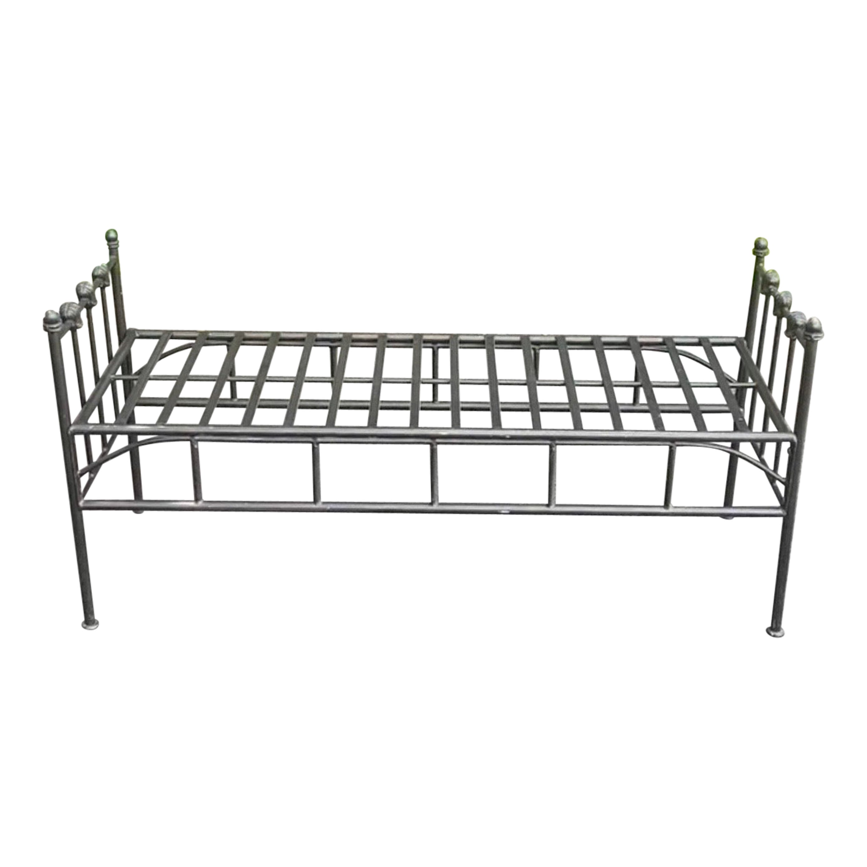 Black Wrought Iron Bench im Angebot
