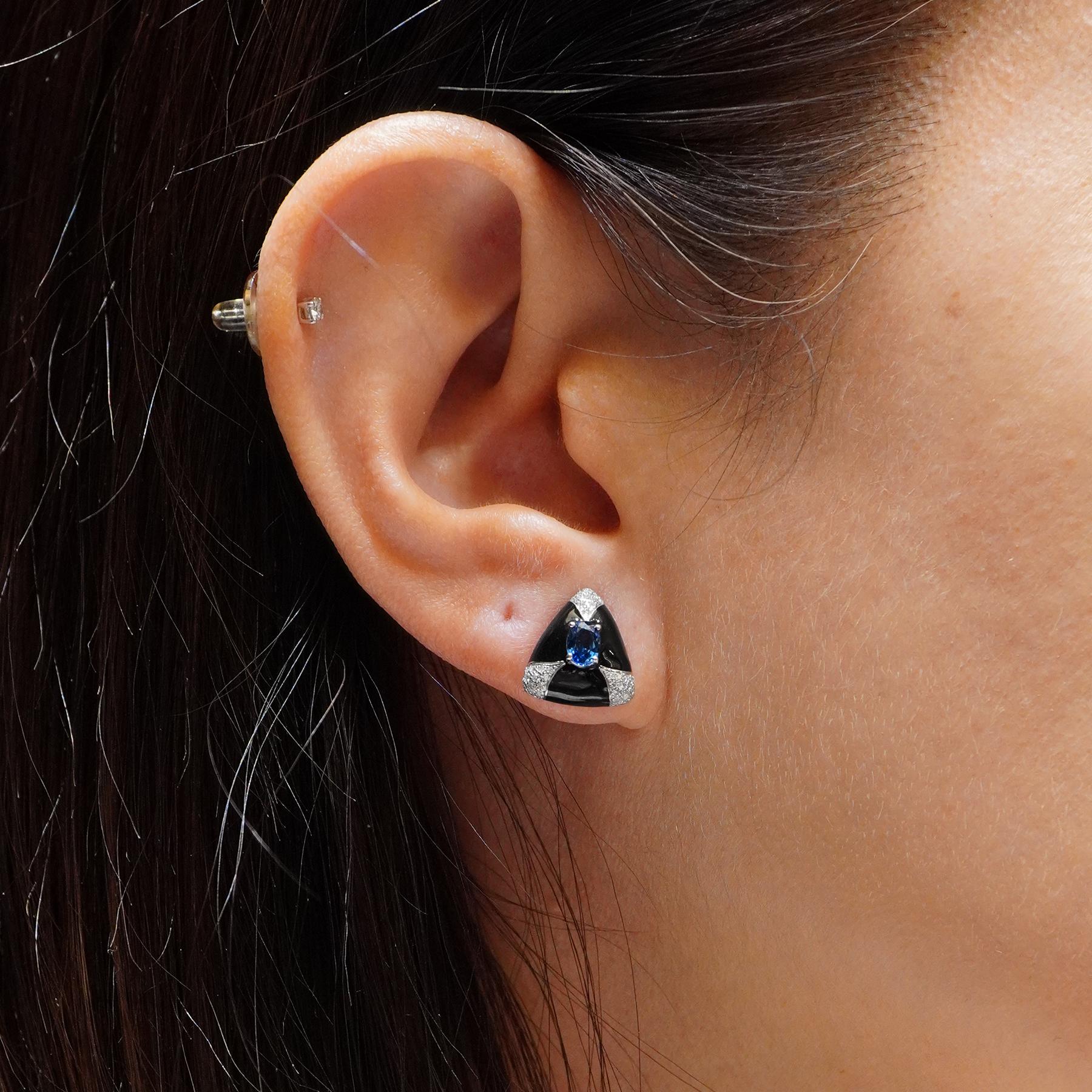 ''BLACK X WHITE'' Enamel Vivid Blue Sapphire Stud Designer Earring 18K In New Condition For Sale In Hung Hom, HK