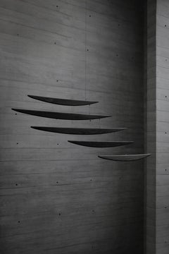 Escultura móvil Décima Cuarta Negra XIV de Joel Escalona