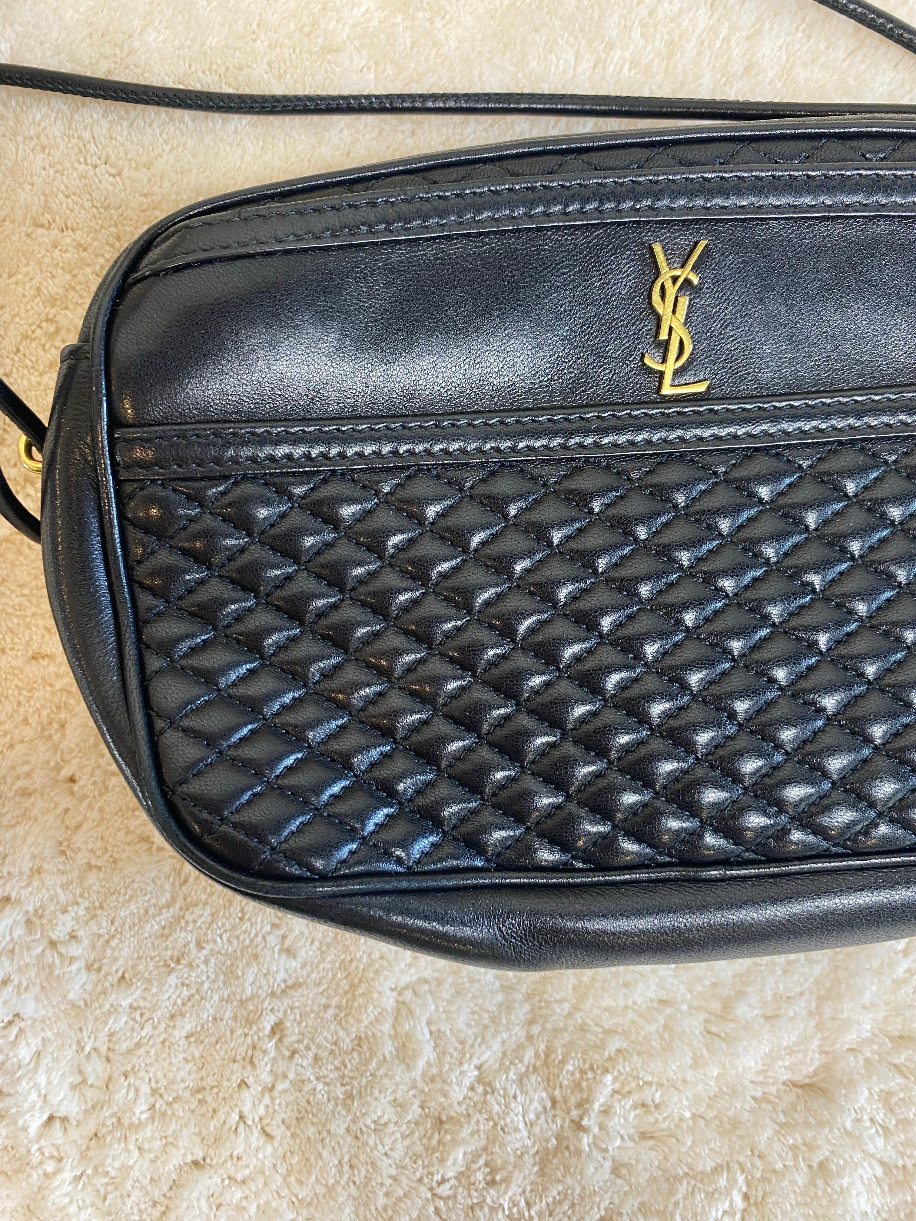 Bolso negro Yves Saint Laurent. en Excelente estado para la venta en Carnate, IT
