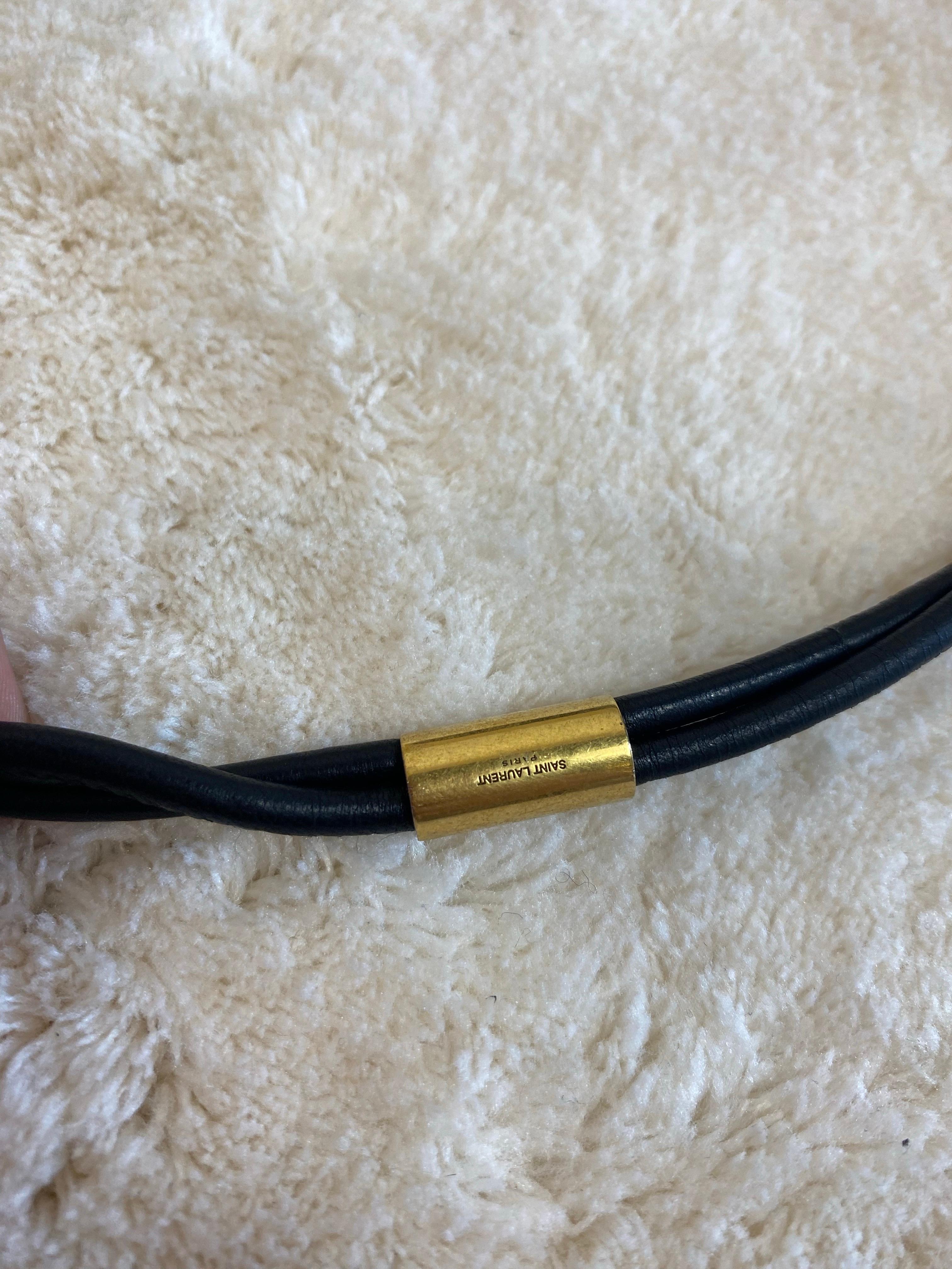 Bolso negro Yves Saint Laurent. en venta 1
