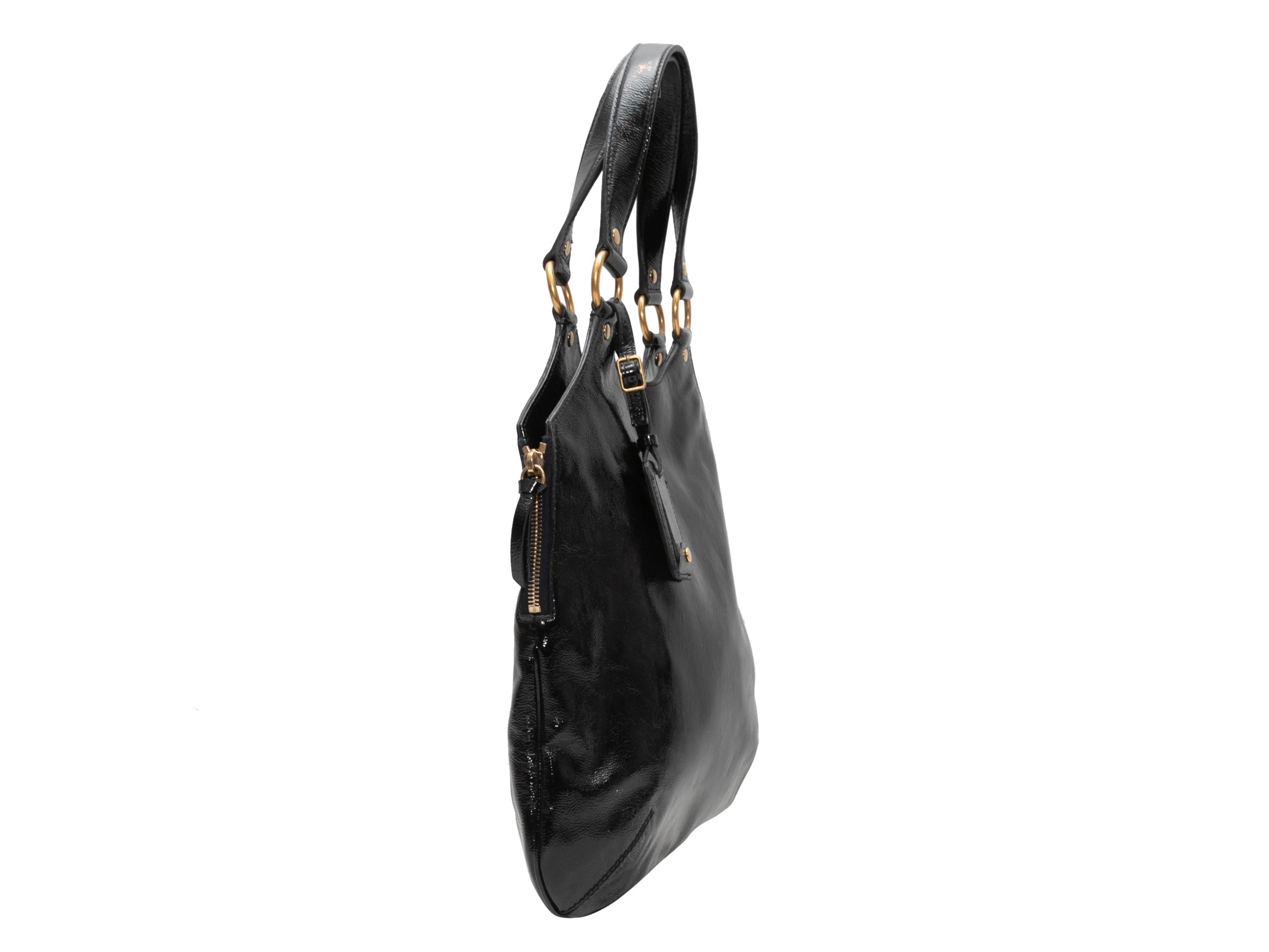 Sac à main en cuir verni Yves Saint Laurent, noir Bon état - En vente à New York, NY