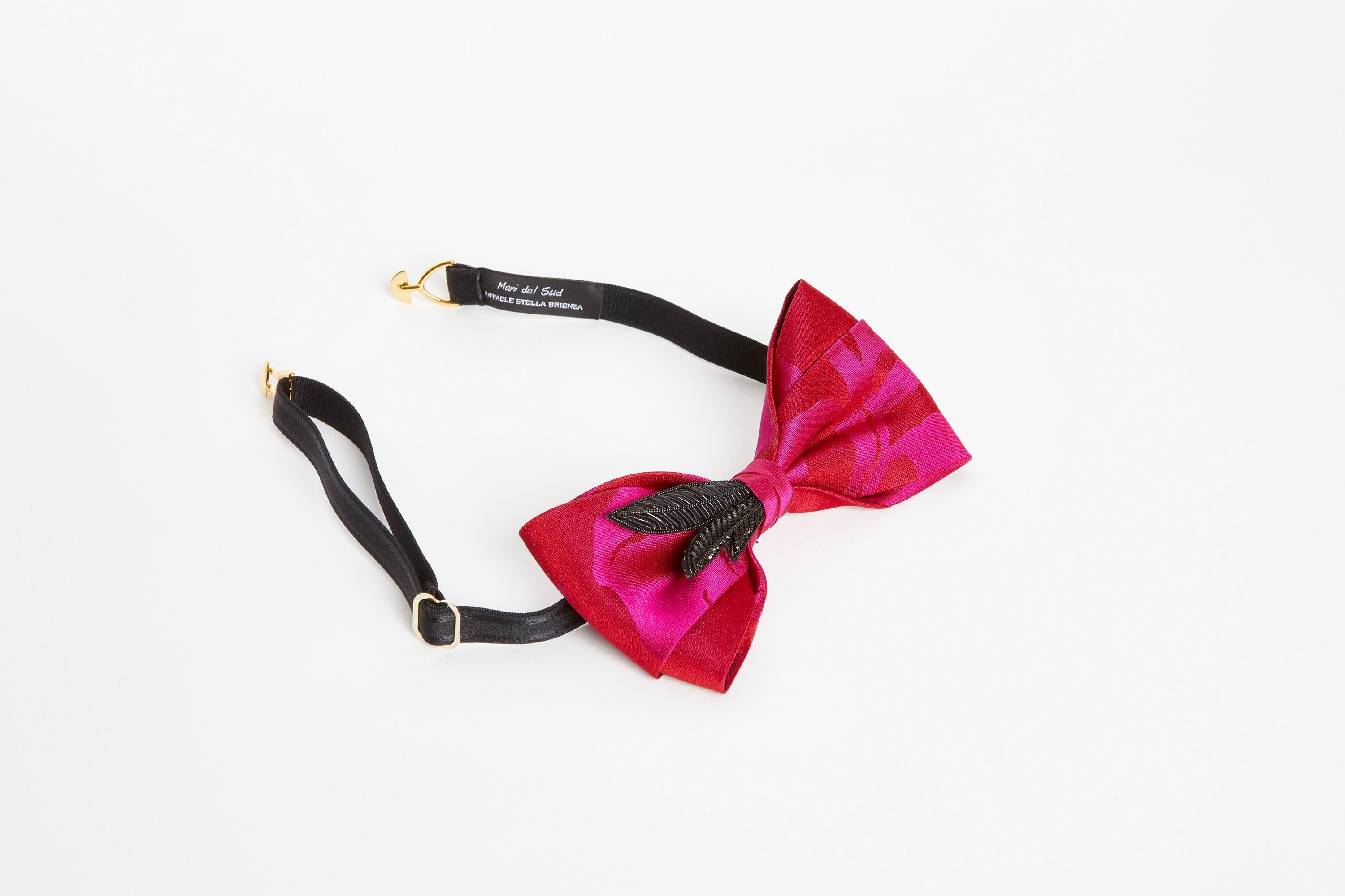 Black Zirconia crystal red plain silk papillon NWOT
Totally handmade in italy
FABRIC COLOR: Red
DECORATION COLOR: Crystal blacks
SIZE: One size fits all
MAIN FABRIC: 100% silk
DECORATION: Metal decoration with natural zircons
STRAP: Adjustable