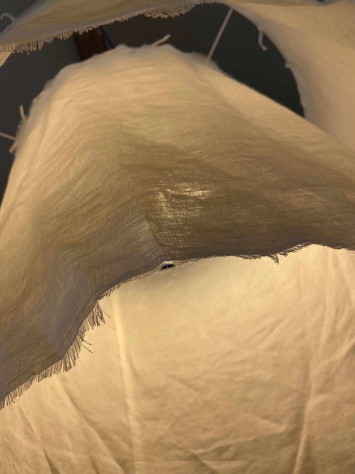 Blackberry - Brazilian contemporary minimalist prewashed linen pendant - 3 units im Angebot 4