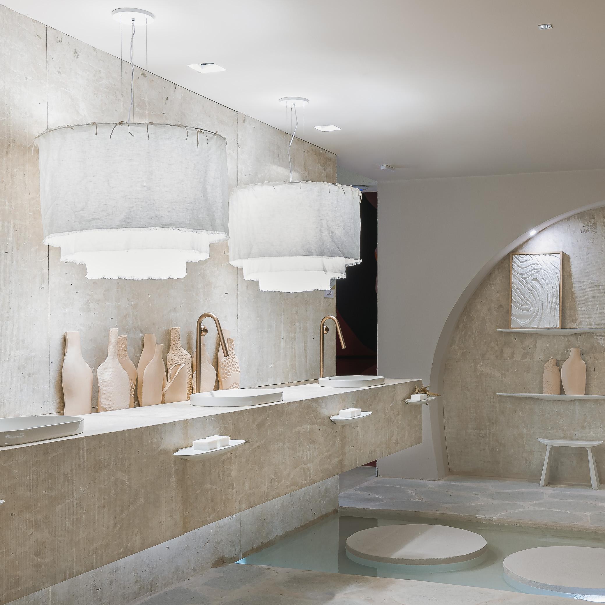 Blackberry - Brazilian contemporary minimalist prewashed linen pendant - 3 units (Handgefertigt) im Angebot