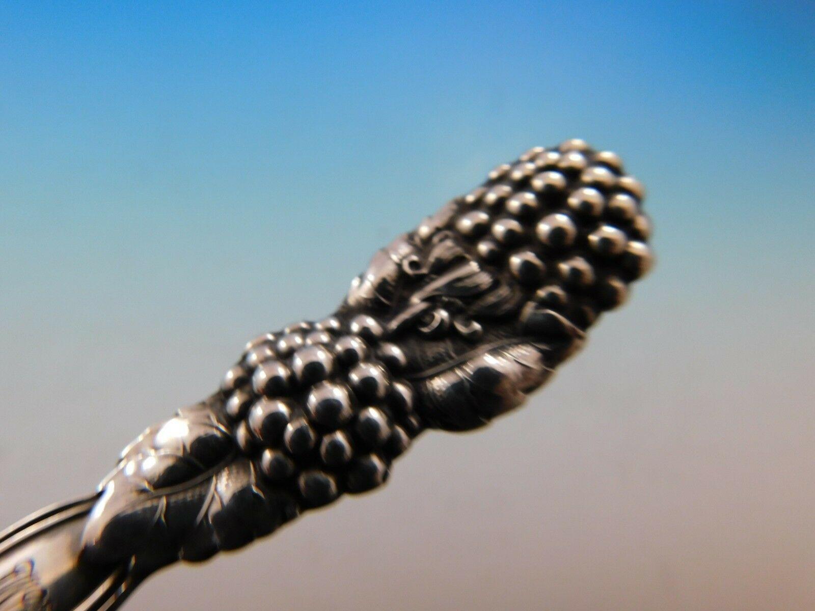 Blackberry von Tiffany & Co. Sterlingsilber-Zuckersieber mit durchbohrtem Saum im Zustand „Hervorragend“ in Big Bend, WI