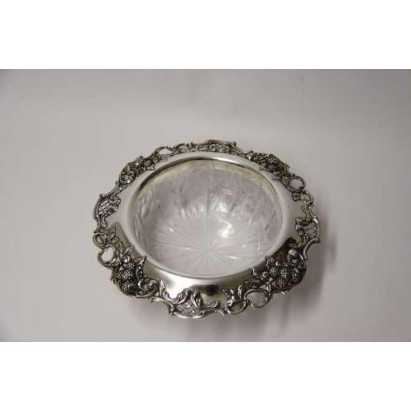 Blackberry by Tiffany & Co Sterling Silver Fruit Bowl with Cut Glass Leaves For Sale 7