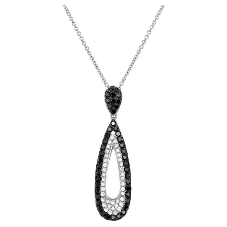 Blackberry Diamonds Vanilla Diamonds Vanilla Gold Pendant For Sale at