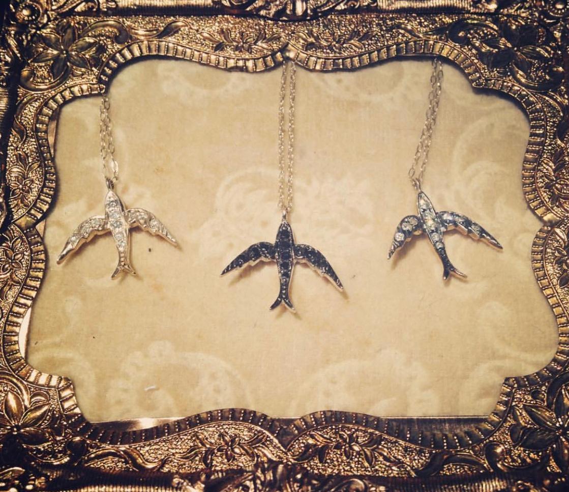 Round Cut Blackbird and the Snow - gold diamond Bird swallow Victorian inspired Necklace 