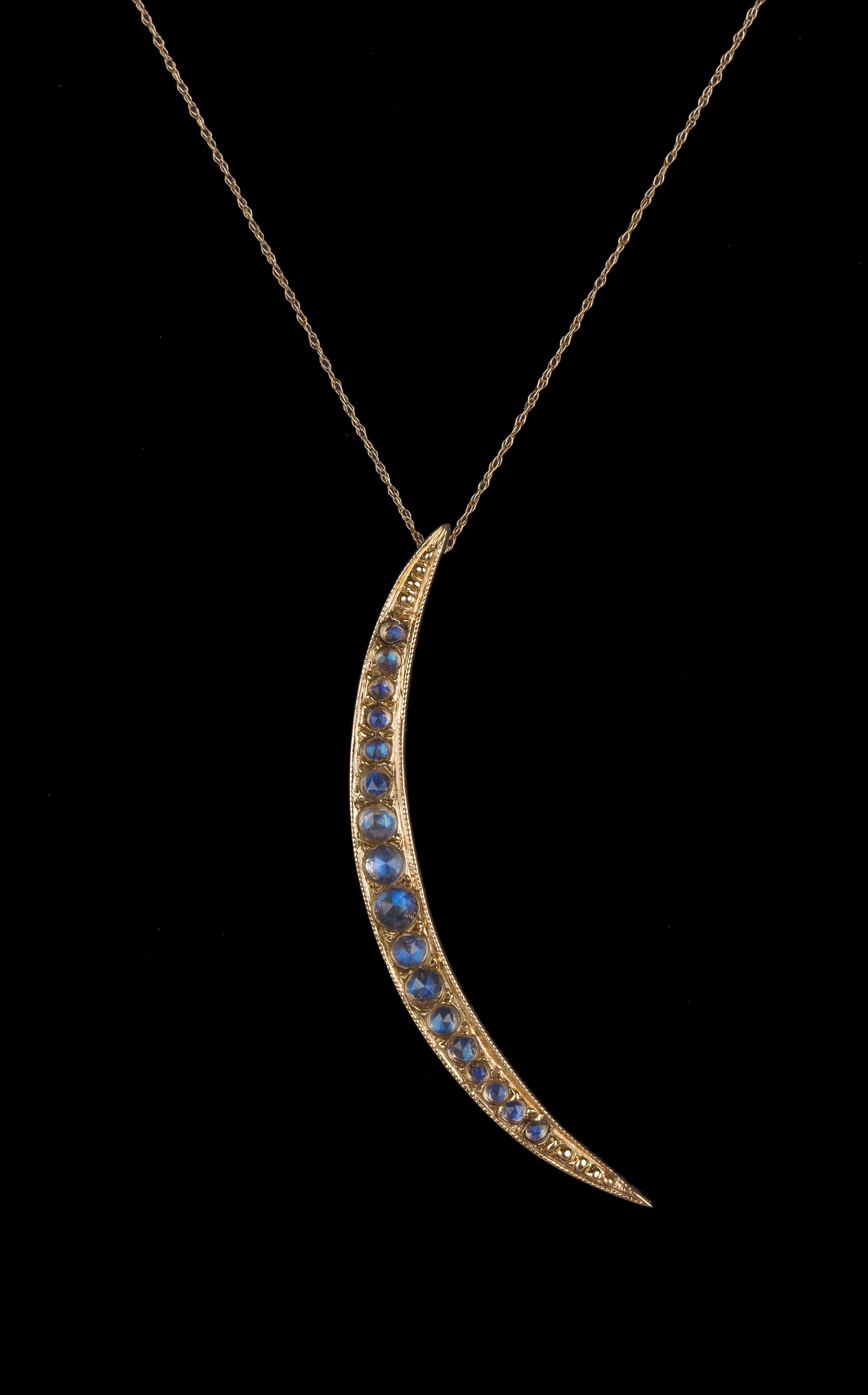 Blackbird and the Snow - Yellow Gold Crescent Moon Rose Cut Moonstone Necklace In New Condition In Boulder, CO
