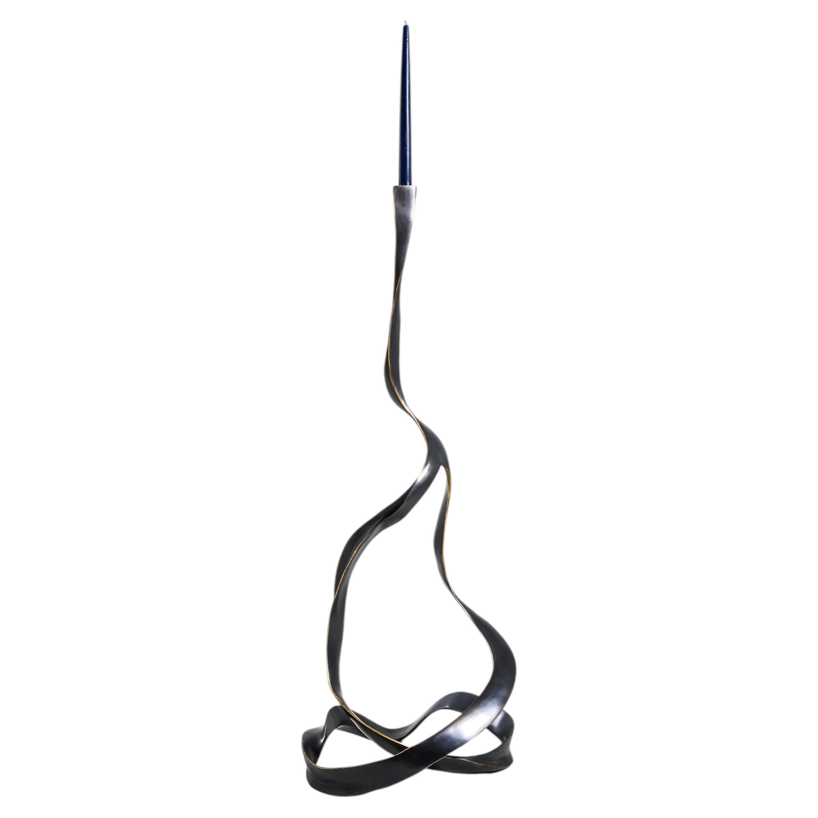Dekorativer Kerzenhalter „Blackbuck Large“ aus Messing, „Viya“ von Vikram Goyal im Angebot